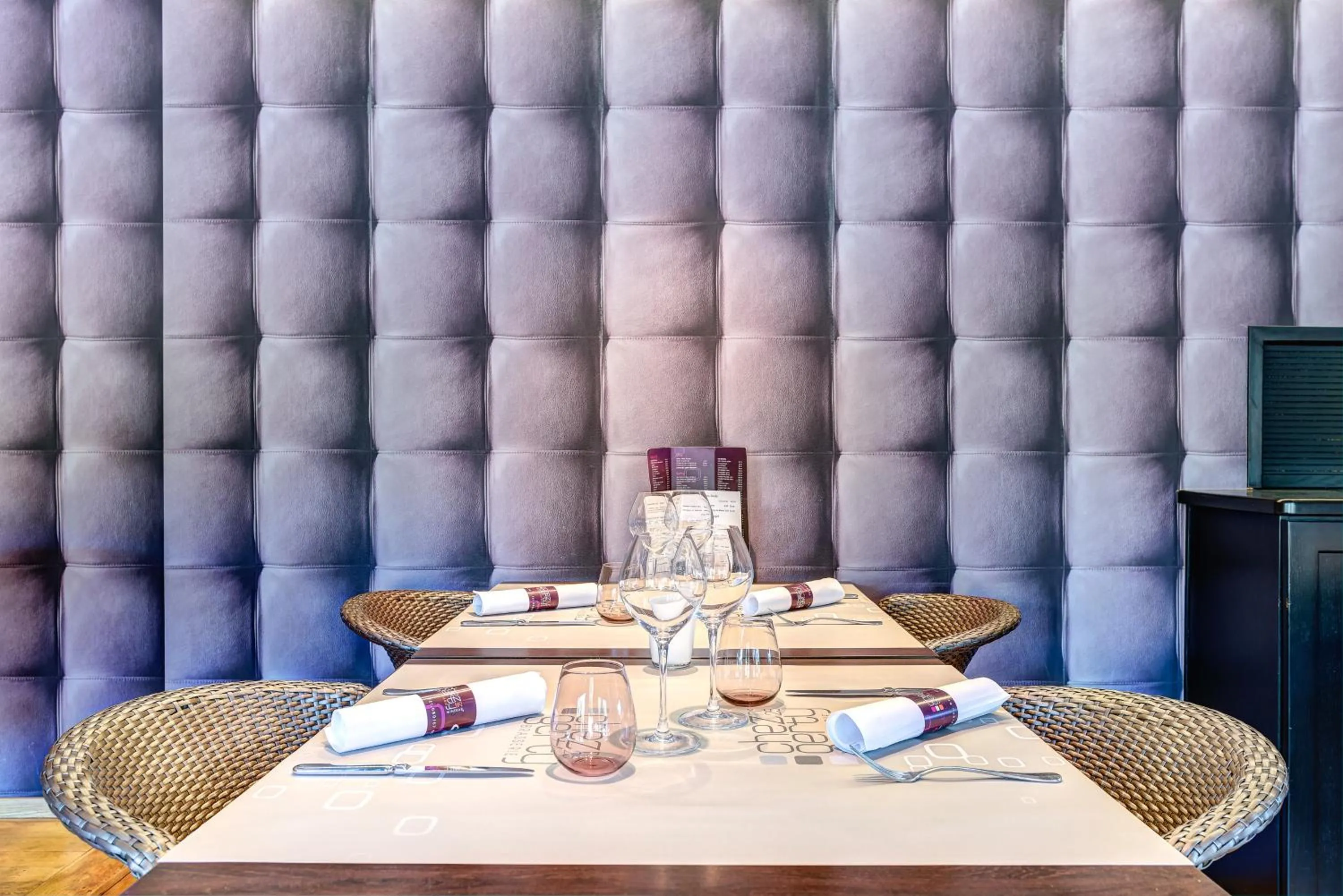 Restaurant/places to eat in RAVeL Hotel Cyrano