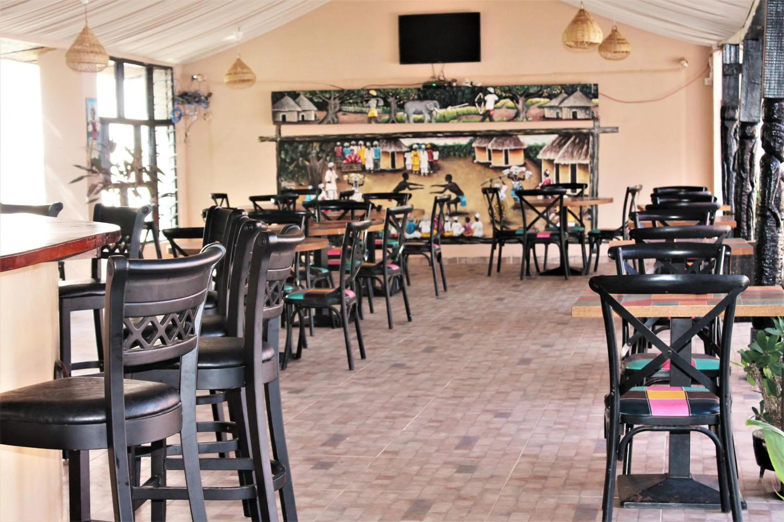 Restaurant/places to eat in Bungalow Beach Hotel