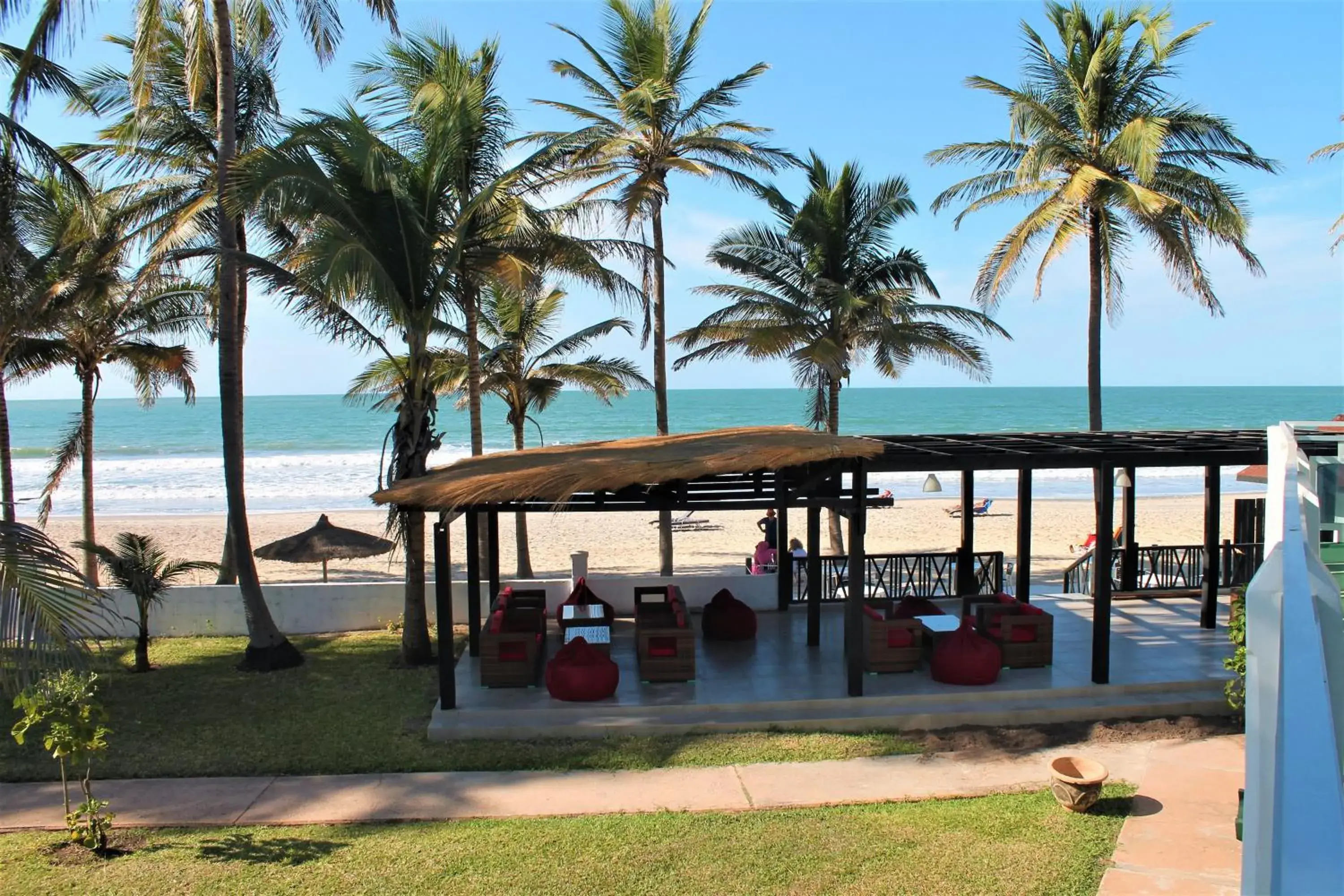 Restaurant/places to eat in Bungalow Beach Hotel Restaurant/places to eat in Bungalow Beach Hotel