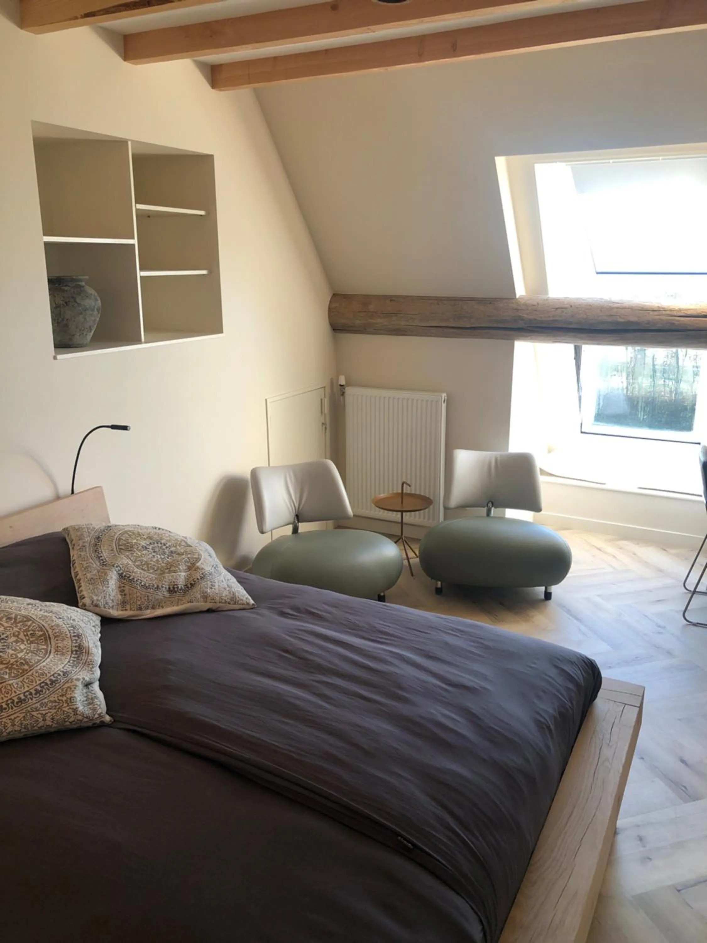 Bed in B&B Idylle aan Zee incl 2 Wellnessstudios
