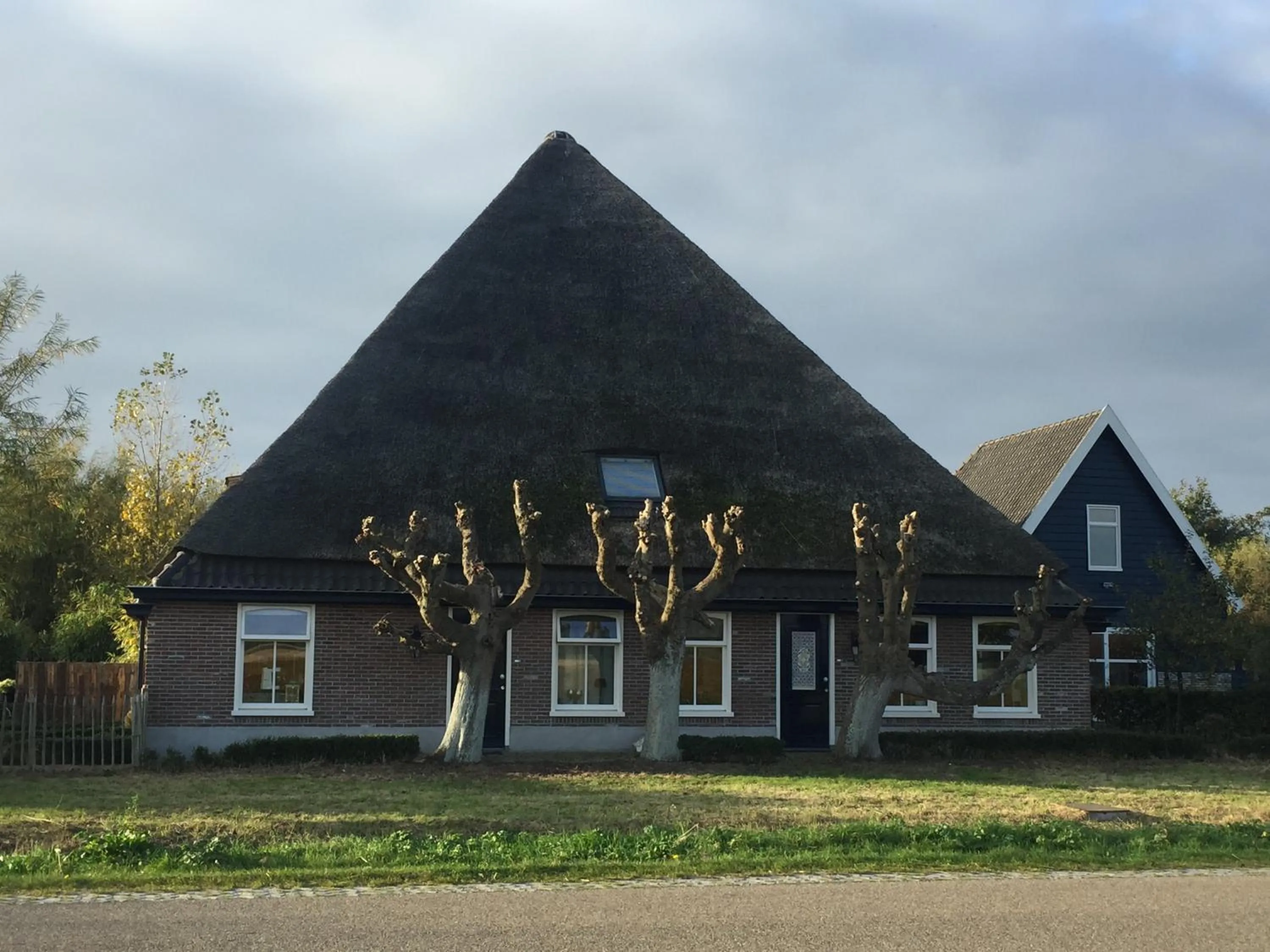 Facade/entrance in B&B Idylle aan Zee incl 2 Wellnessstudios