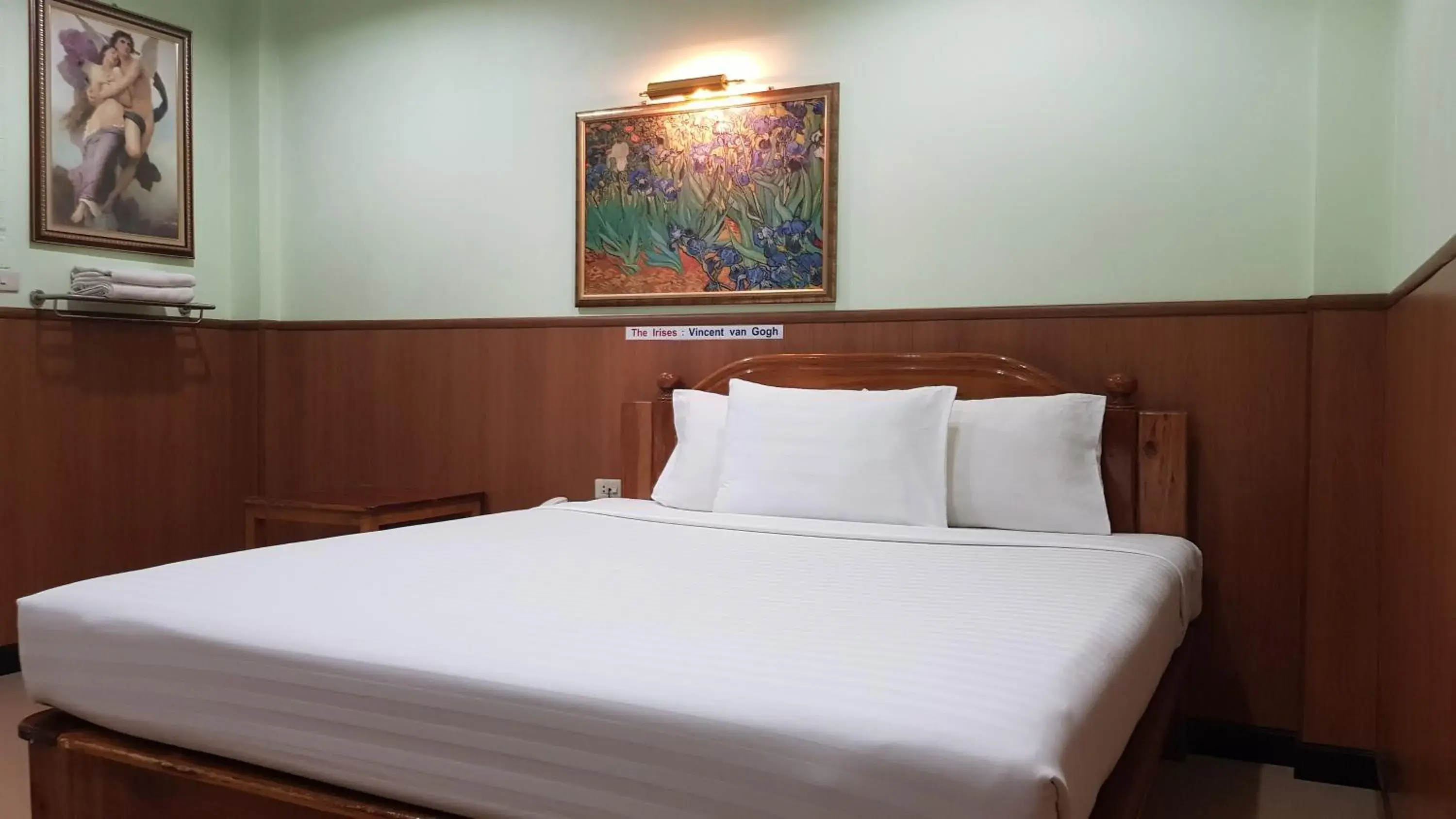 Bed in Phadaeng Hotel Bed in Phadaeng Hotel