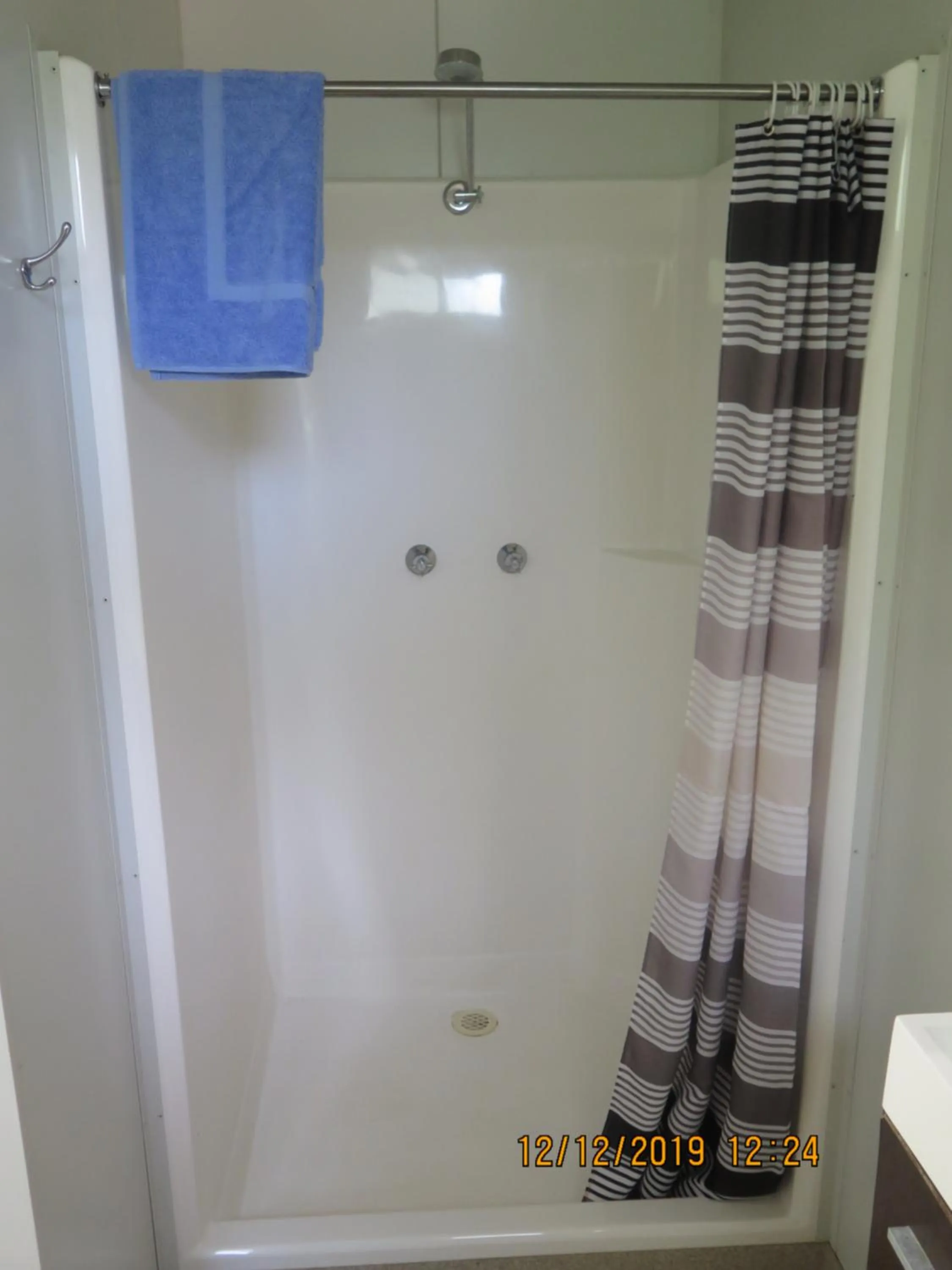 Bathroom in Batchelor Holiday Park