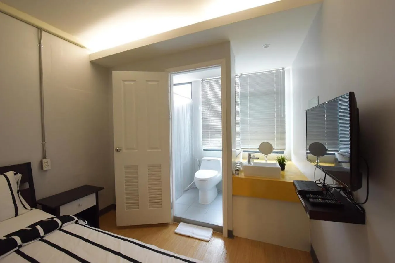 Bathroom, Bed in Mont Place Donmuang