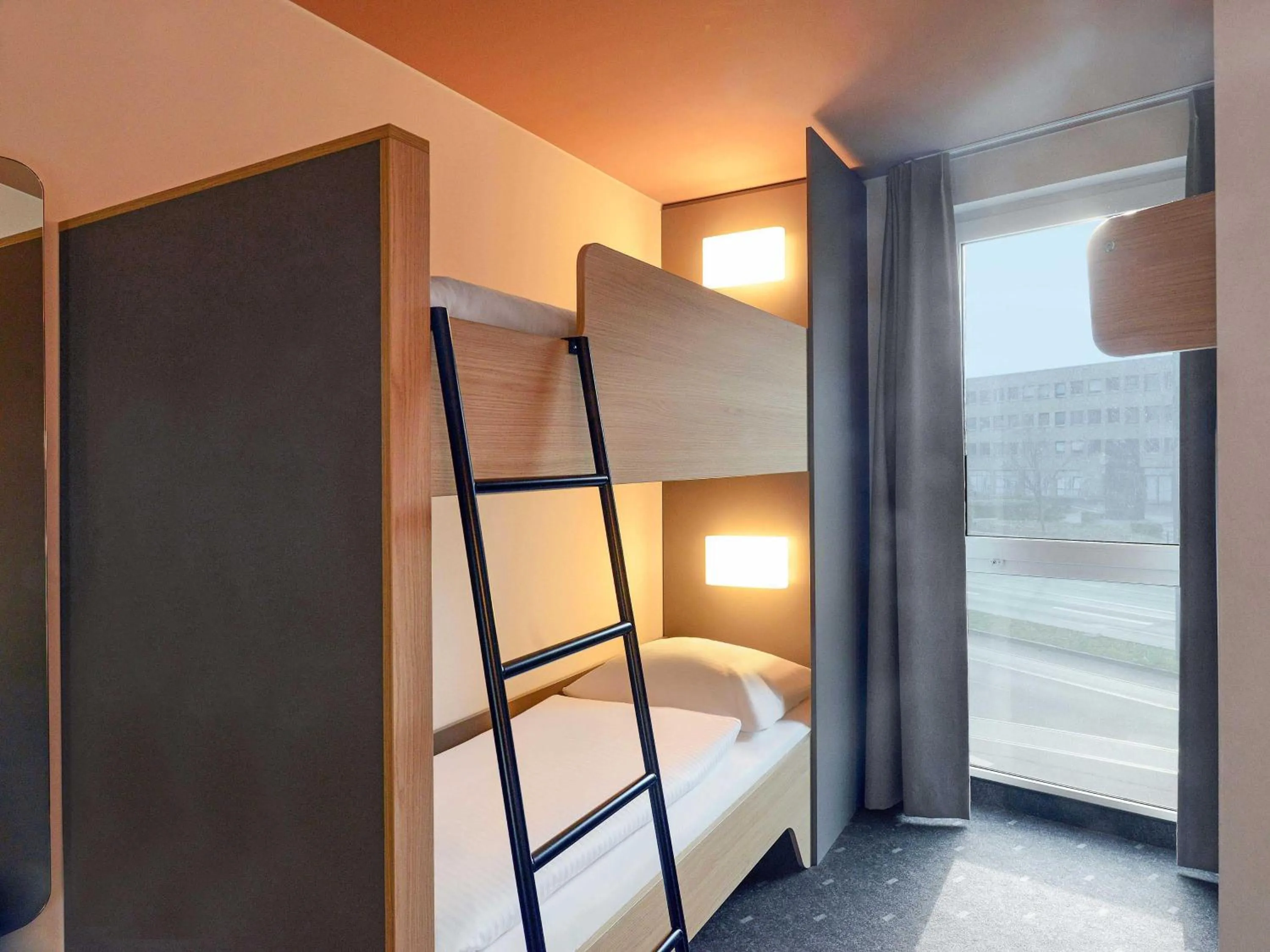 Photo of the whole room, Bed in B&B Hotel Krefeld-City