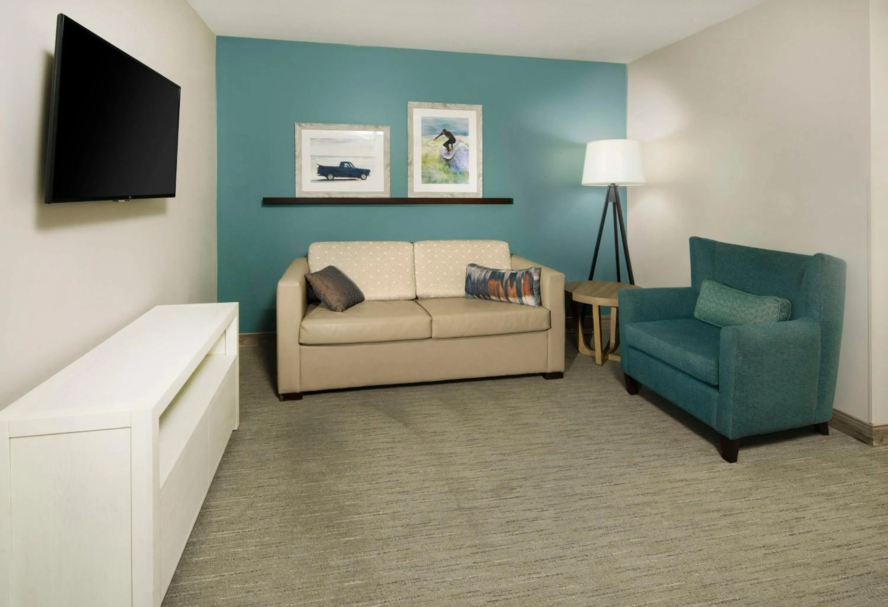 Living room in SunCoast Hotel Anaheim, Tapestry Collection by Hilton