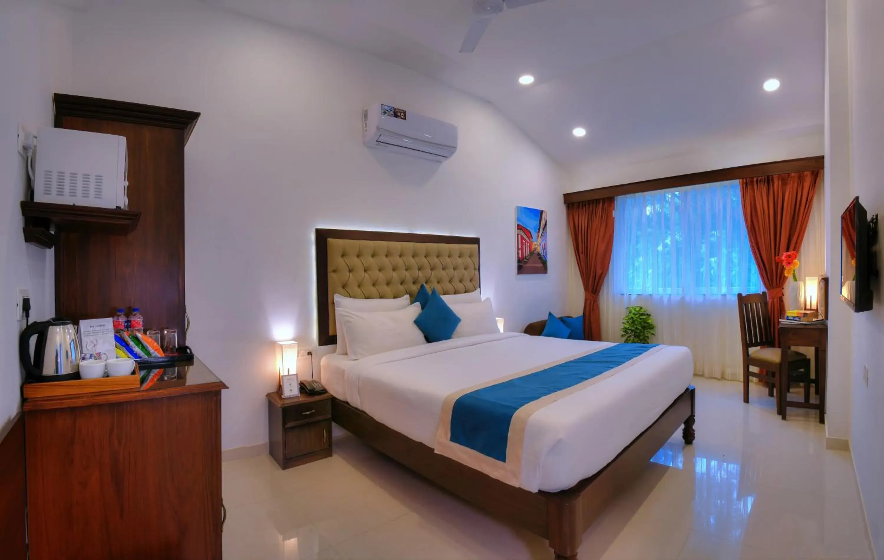 TV and multimedia, Bed in TreeHouse Nova TV and multimedia, Bed in TreeHouse Nova