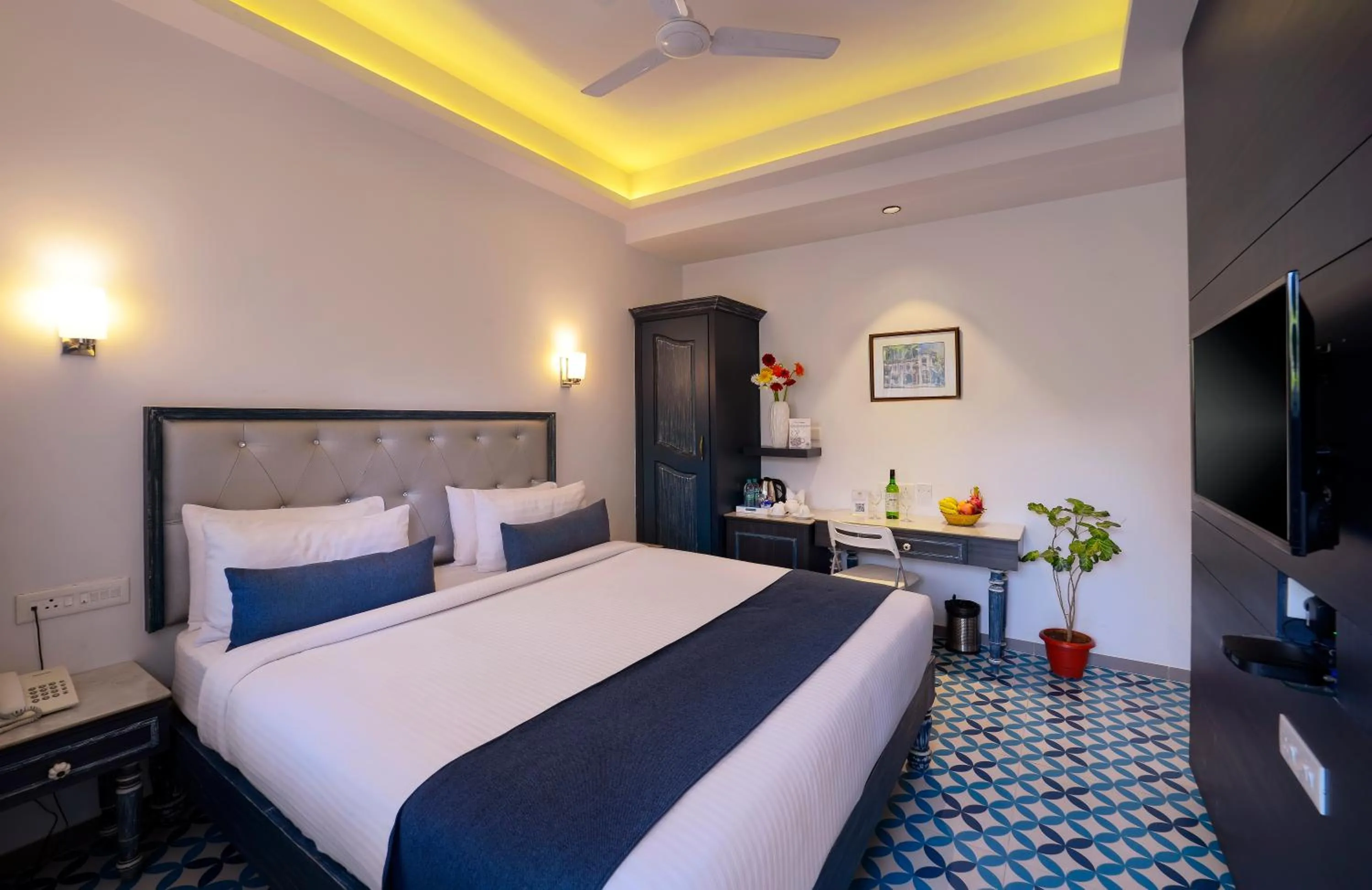 Bed in TreeHouse Nova