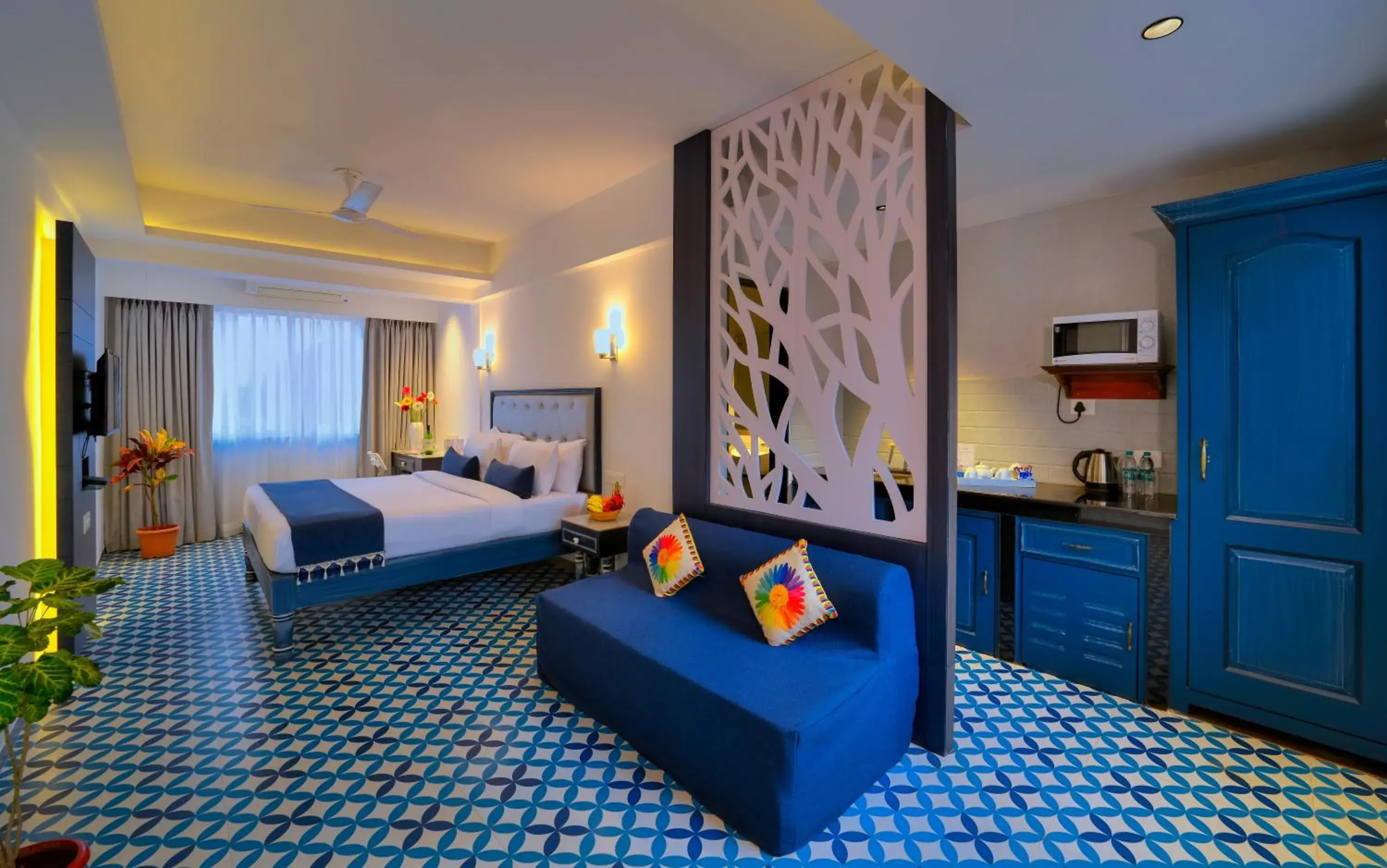 TV and multimedia, Bed in TreeHouse Nova TV and multimedia, Bed in TreeHouse Nova