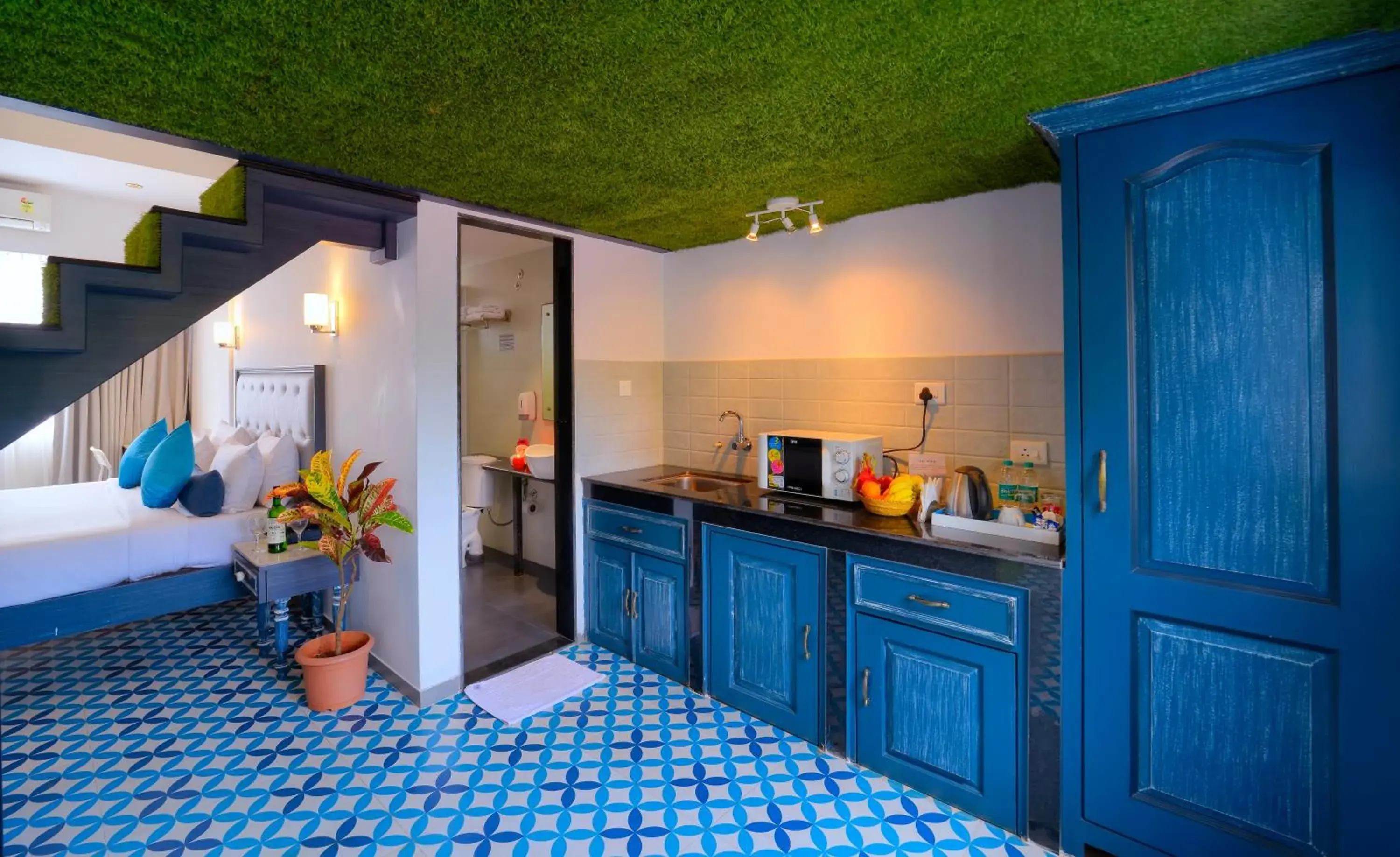 Kitchen or kitchenette, Bed in TreeHouse Nova Kitchen or kitchenette, Bed in TreeHouse Nova