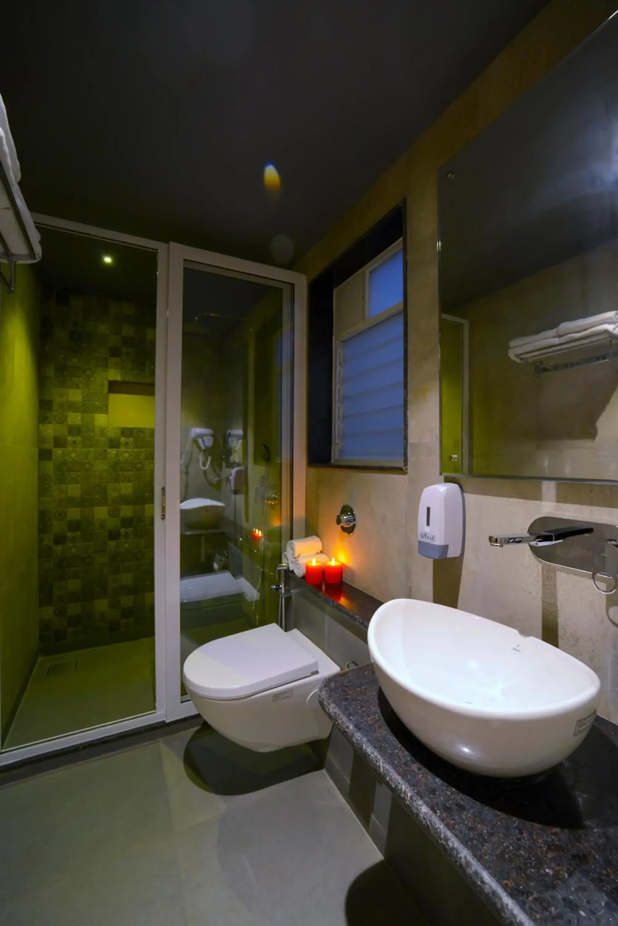 Bathroom in TreeHouse Nova Bathroom in TreeHouse Nova