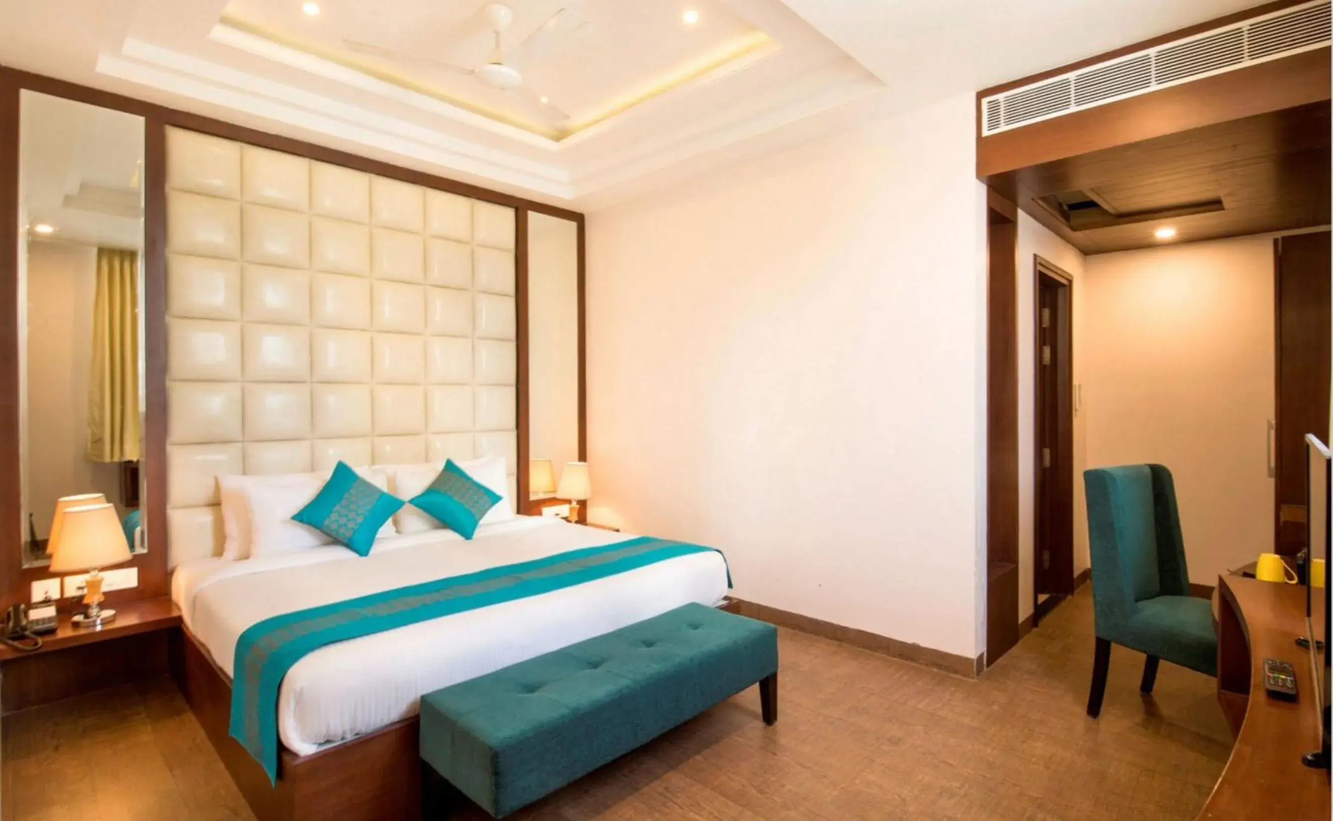 King Room with Mountain View in The Livin King Room with Mountain View in The Livin