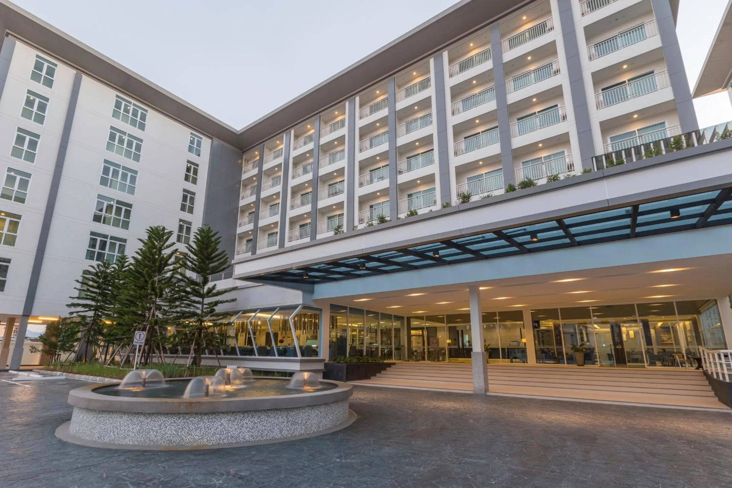 Facade/entrance in Kantary Hotel And Serviced Apartment, Amata, Bangpakong