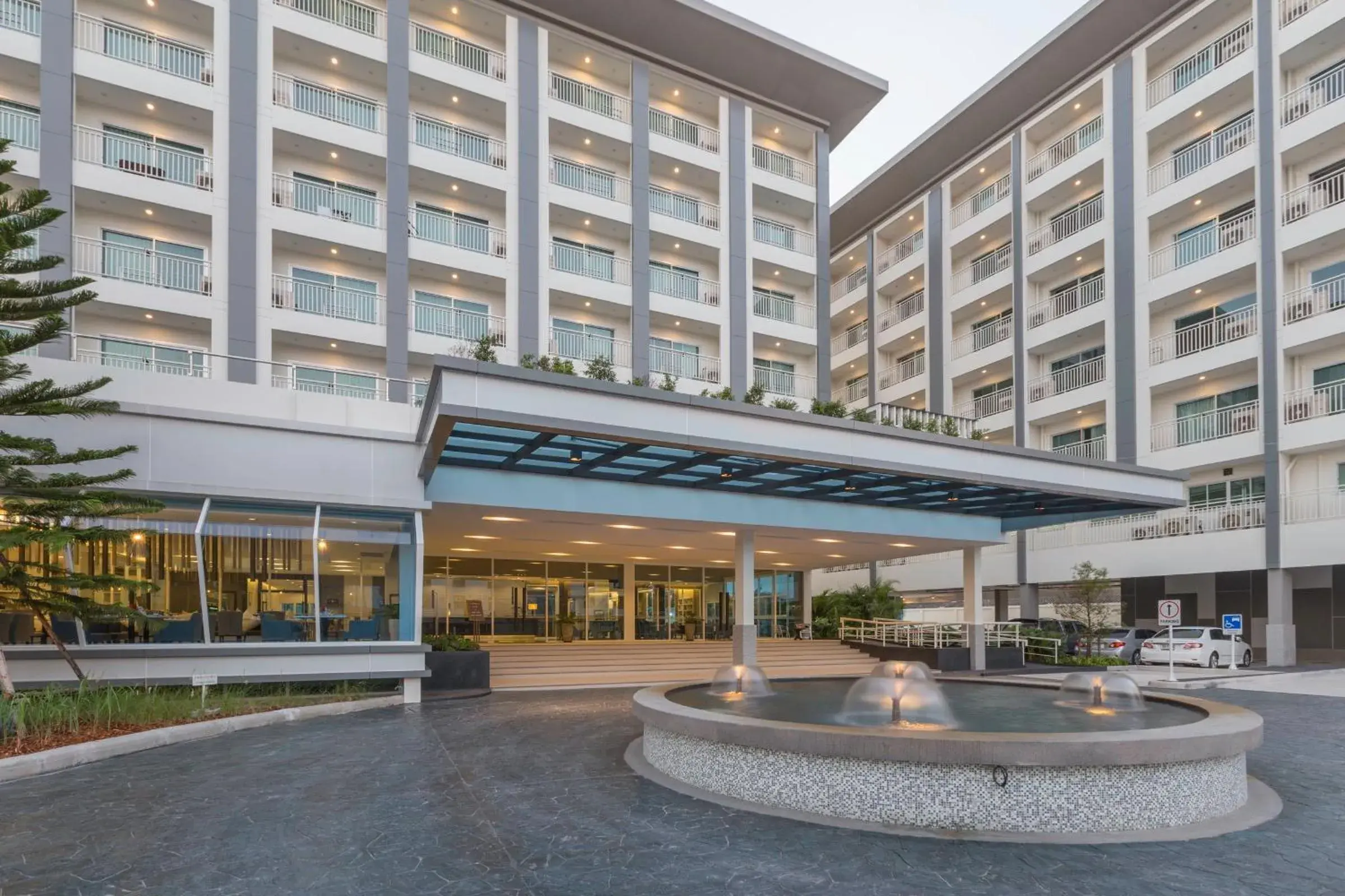 Facade/entrance in Kantary Hotel And Serviced Apartment, Amata, Bangpakong Facade/entrance in Kantary Hotel And Serviced Apartment, Amata, Bangpakong