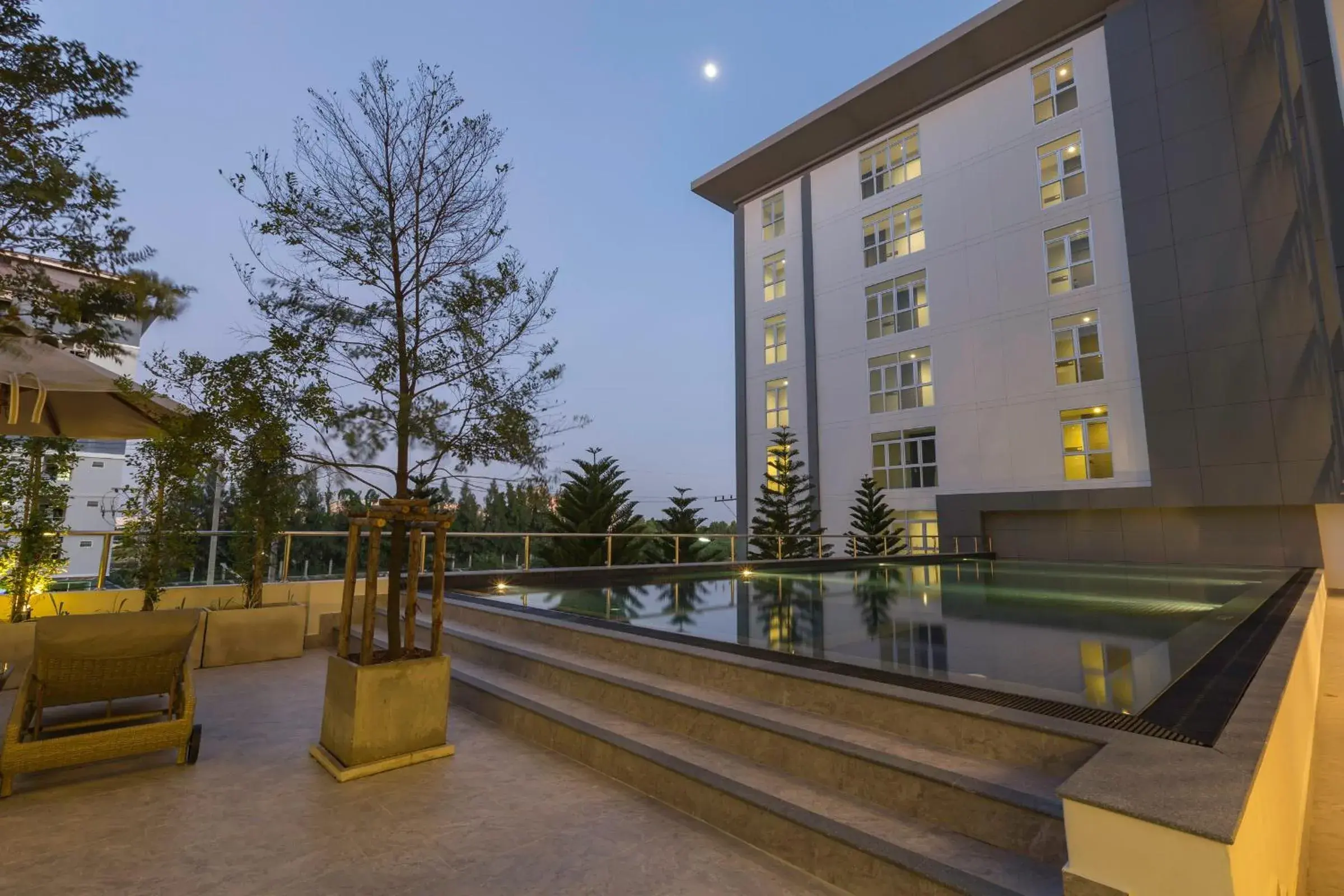 Swimming pool in Kantary Hotel And Serviced Apartment, Amata, Bangpakong Swimming pool in Kantary Hotel And Serviced Apartment, Amata, Bangpakong