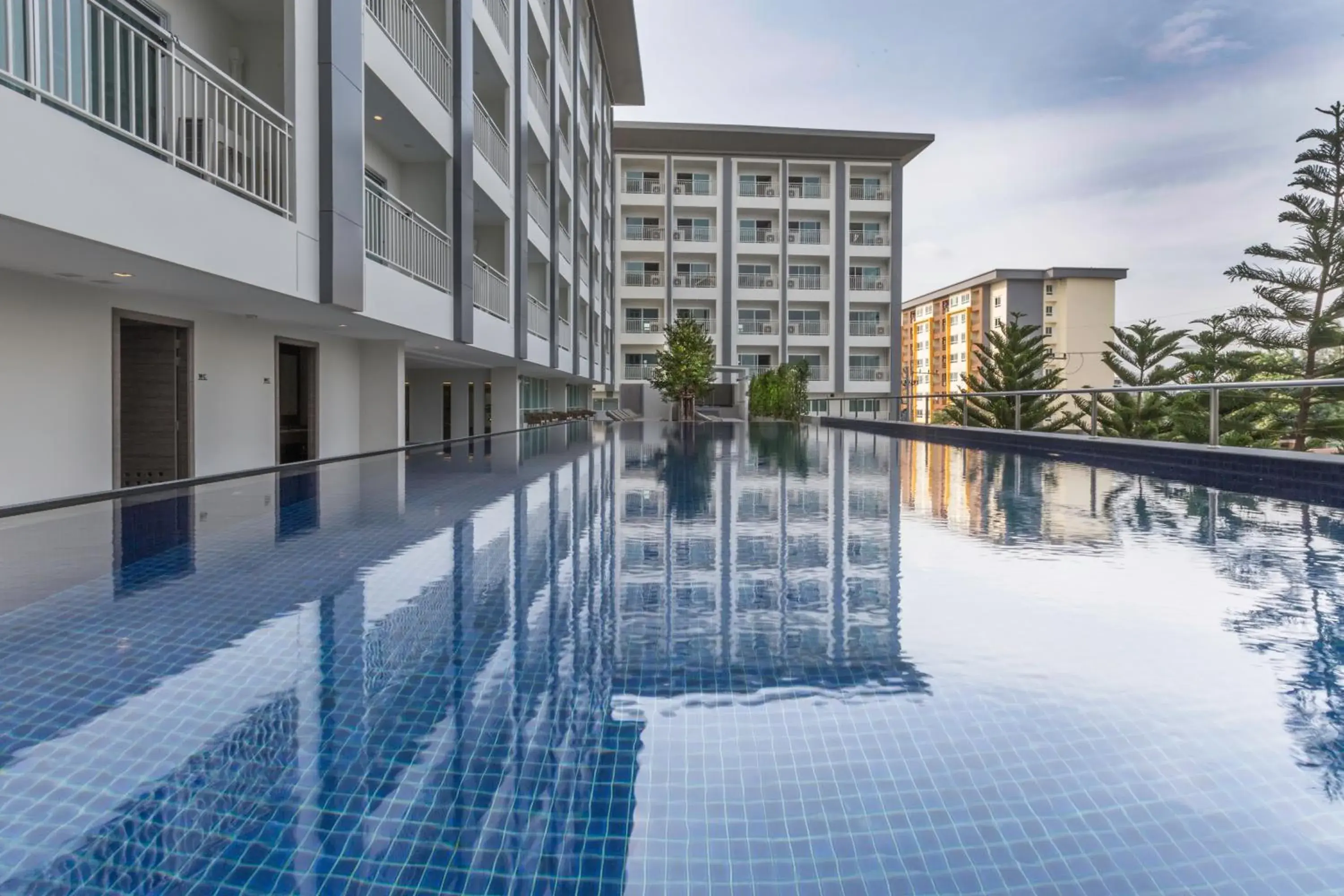 Property building in Kantary Hotel And Serviced Apartment, Amata, Bangpakong Property building in Kantary Hotel And Serviced Apartment, Amata, Bangpakong