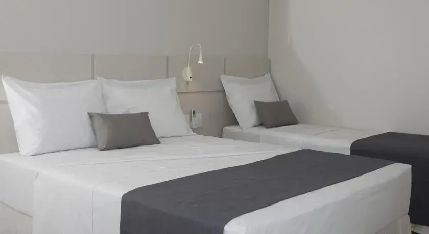 Twin Room in Hotel Real Executive Twin Room in Hotel Real Executive