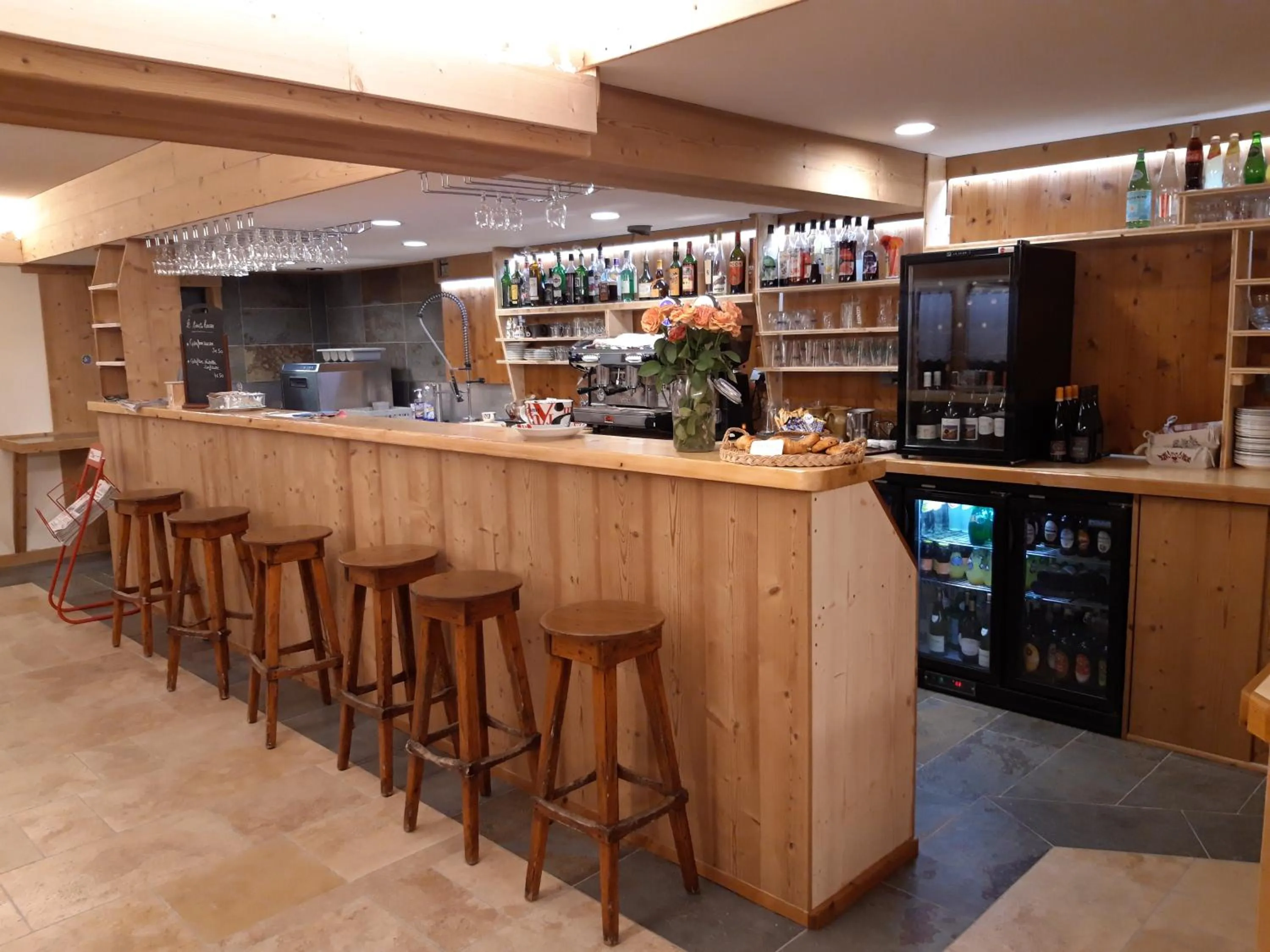 Lounge or bar in Le Relais Nordique