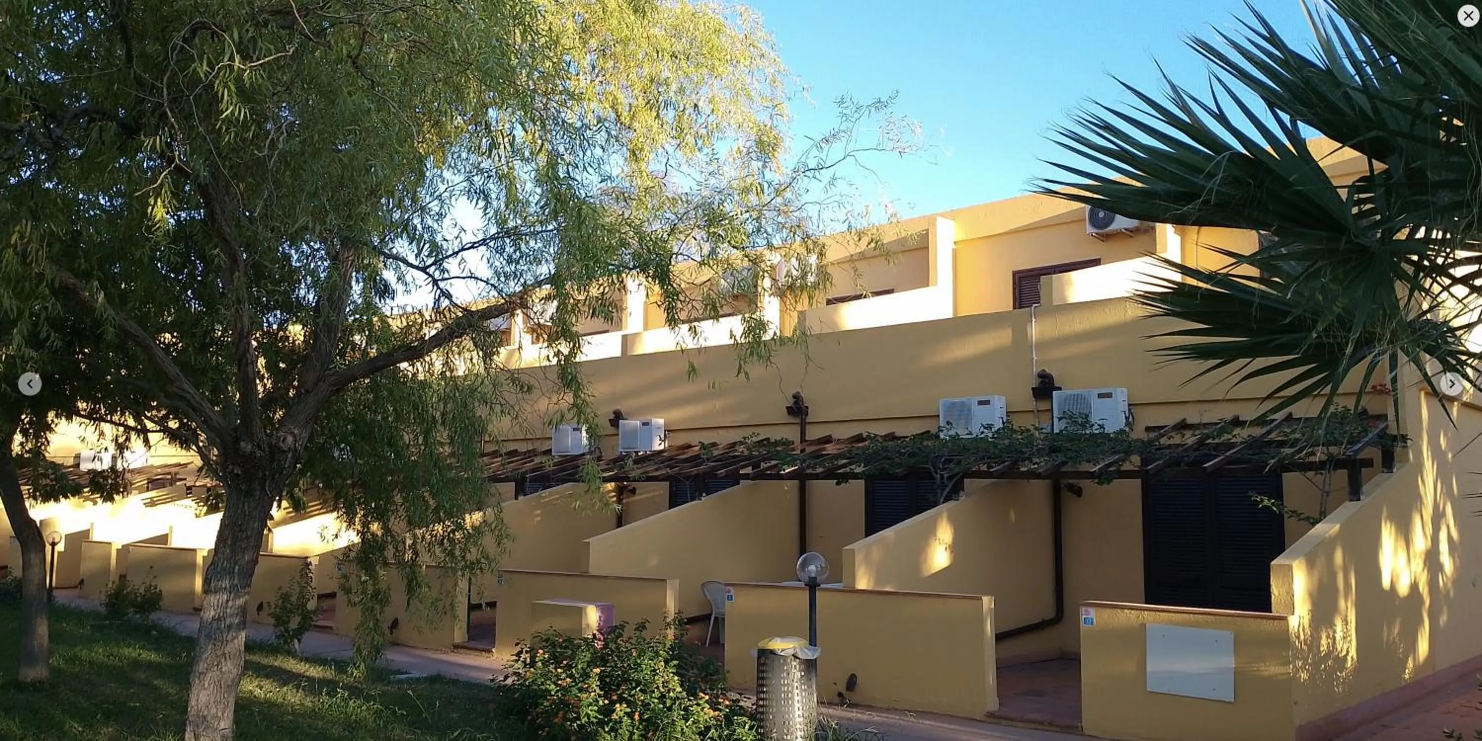 Property building in La Feluca