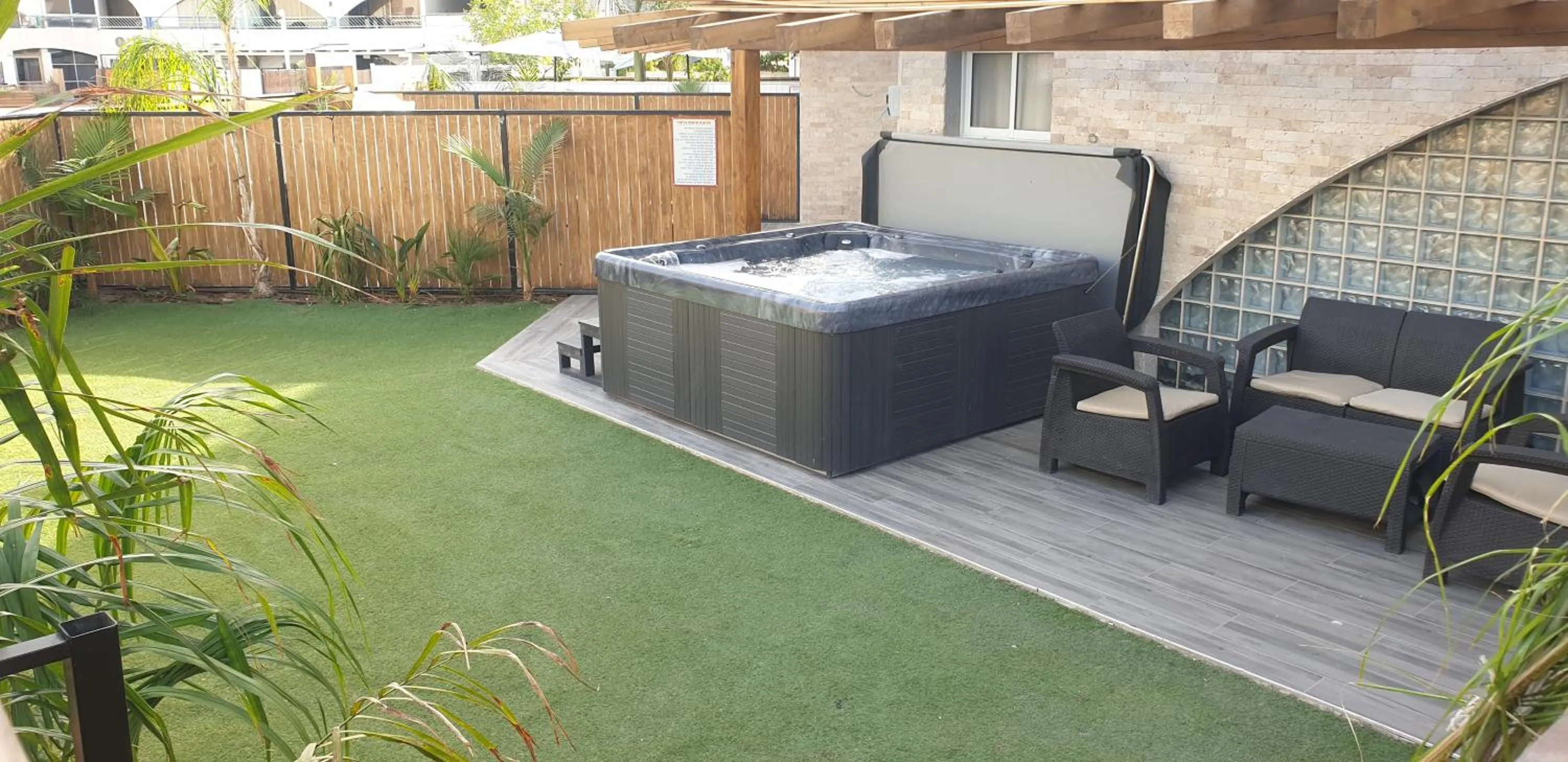 Avshalom Holiday Apartments
