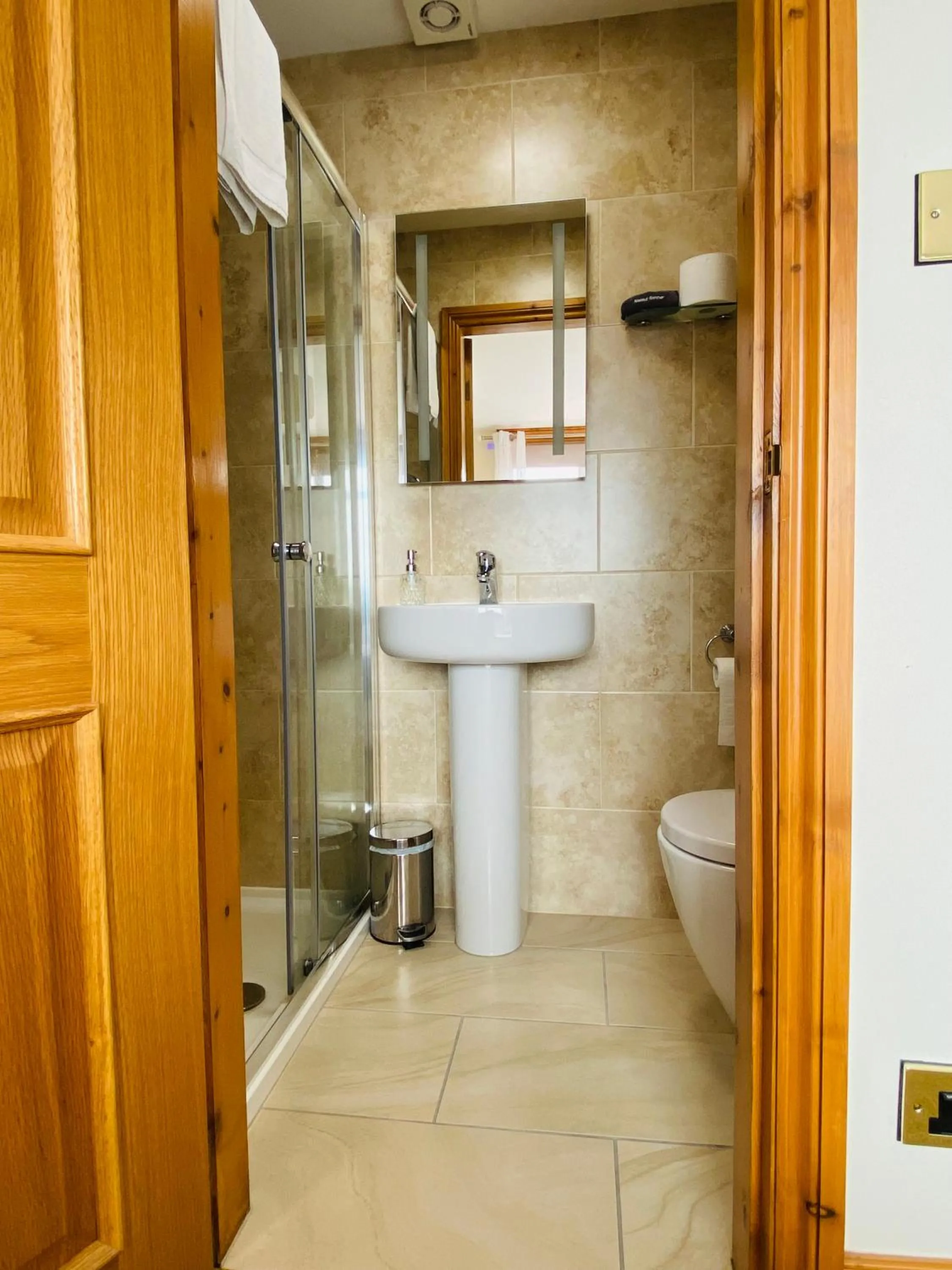 Bathroom in Mooredge - Room only