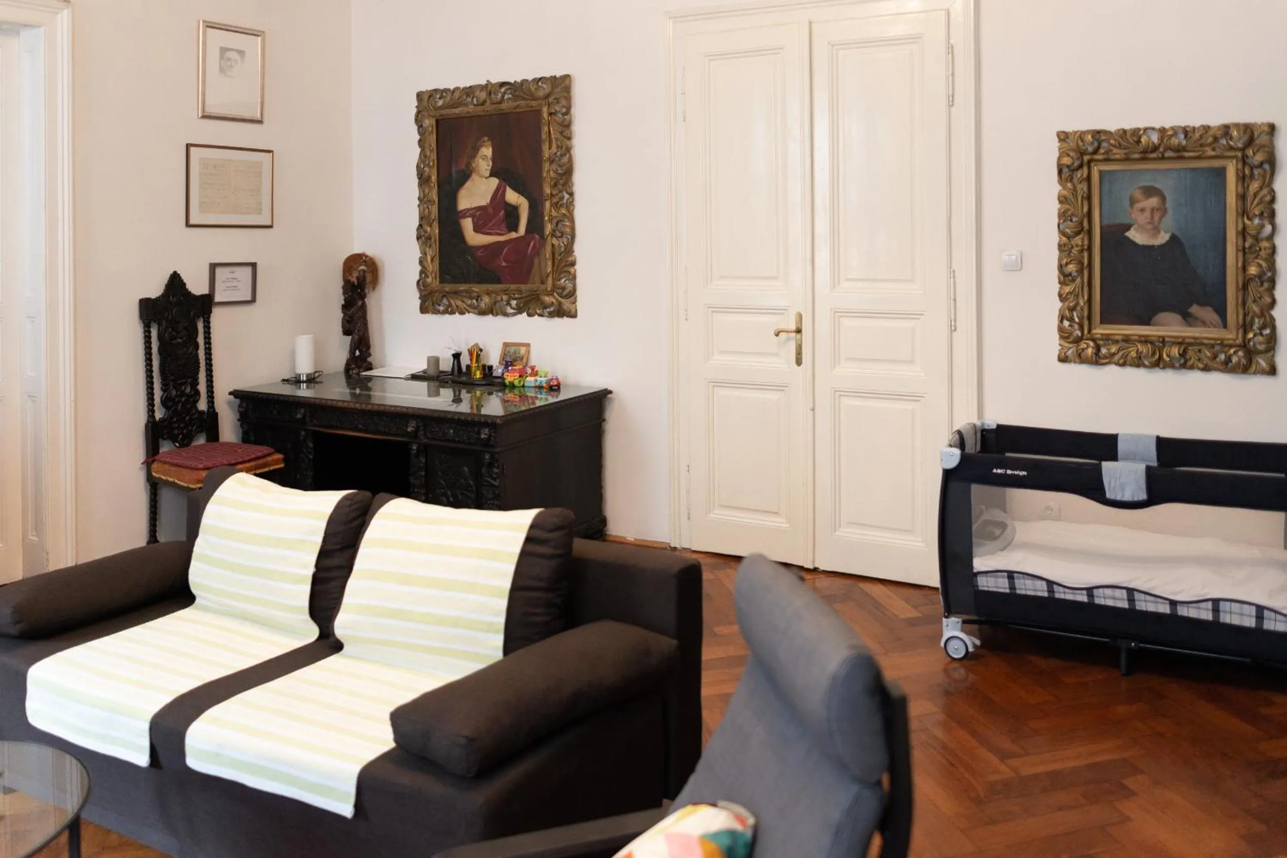 Living room, Bed in Zagreb Visit Apartment