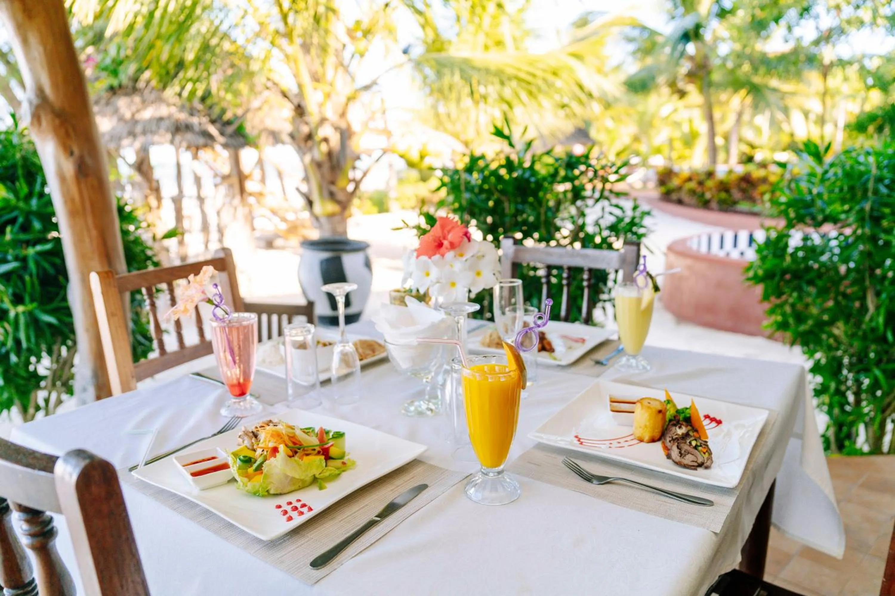 Restaurant/places to eat in Ifa Beach Resort