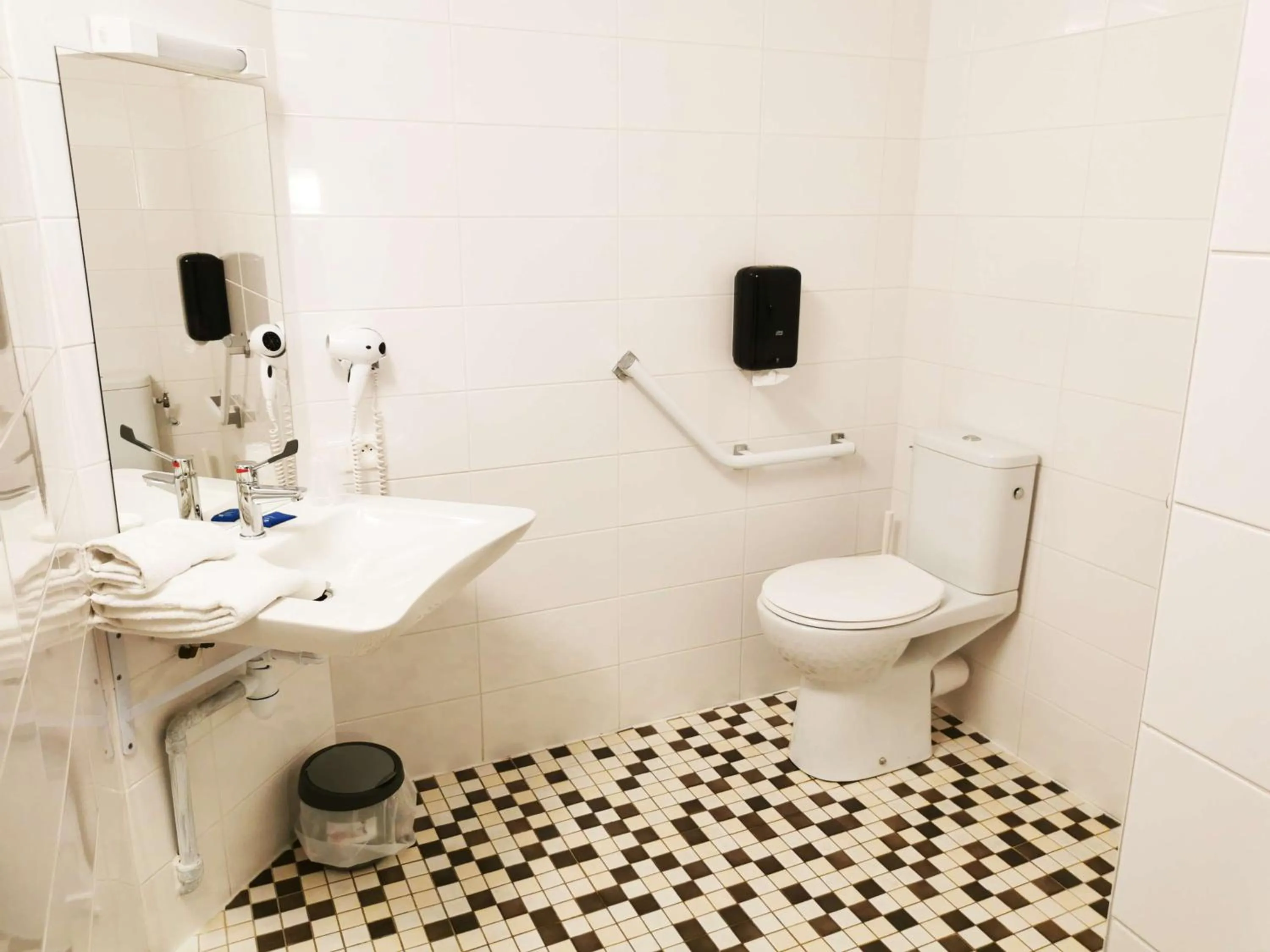 Brit Hotel Essentiel Tours Nord