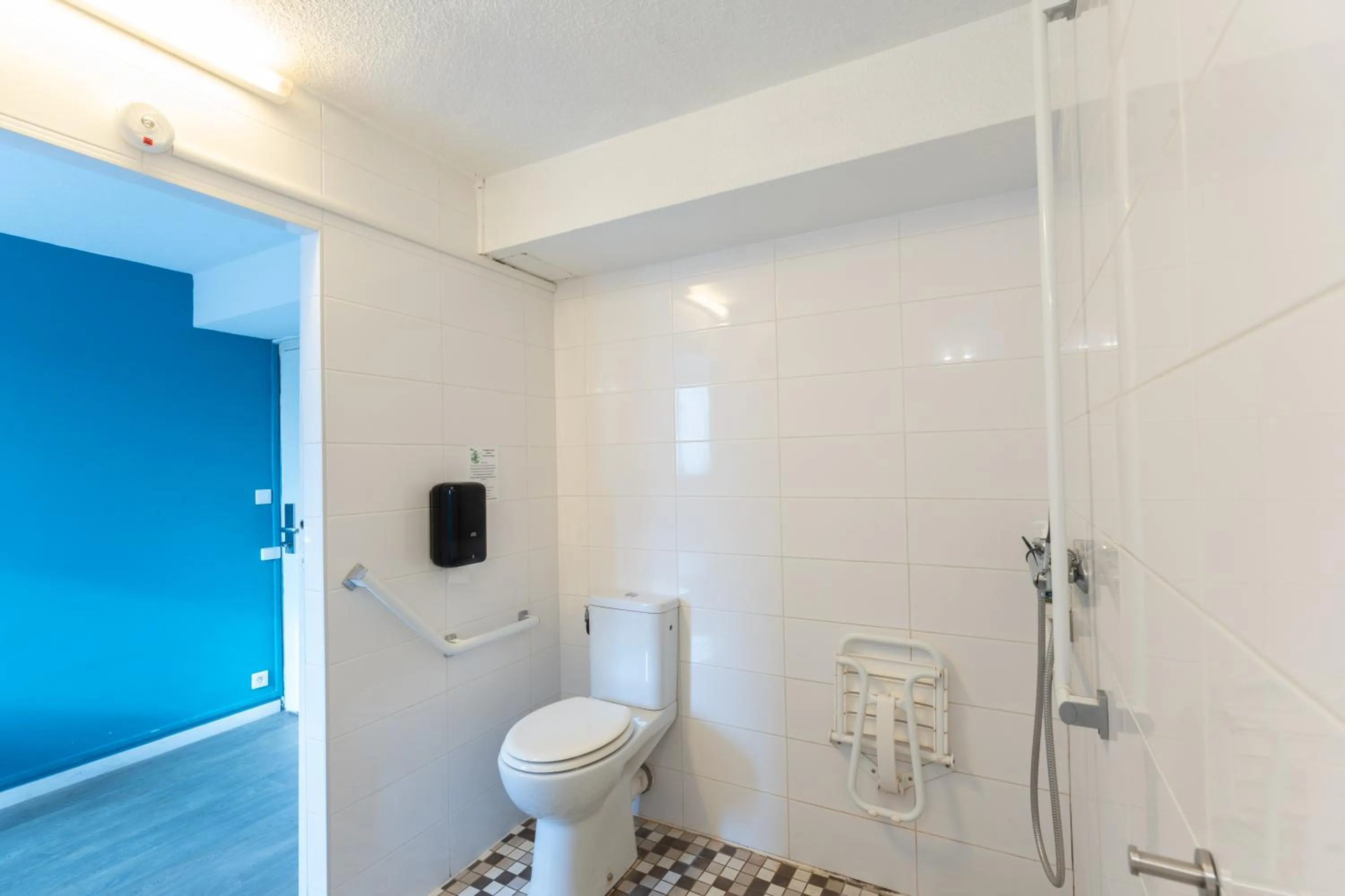 Bathroom in Brit Hotel Essentiel Tours Nord