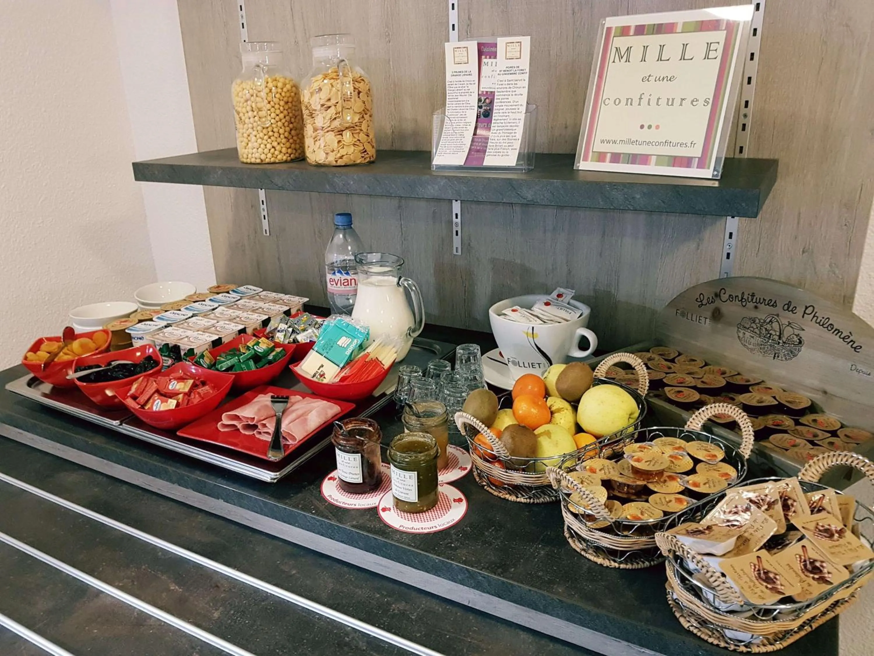 Breakfast in Brit Hotel Essentiel Tours Nord