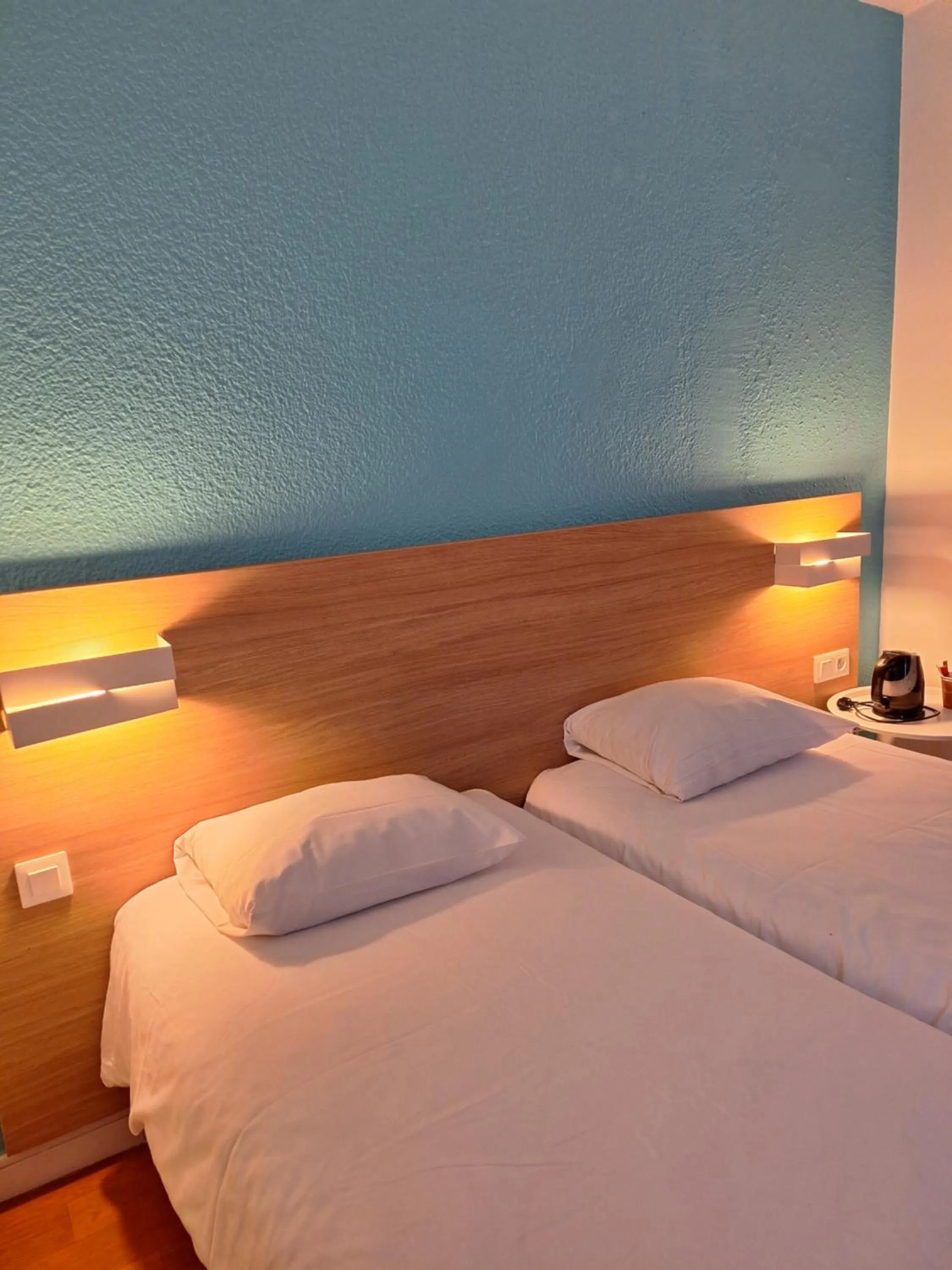 Bed in Brit Hotel Essentiel Tours Nord