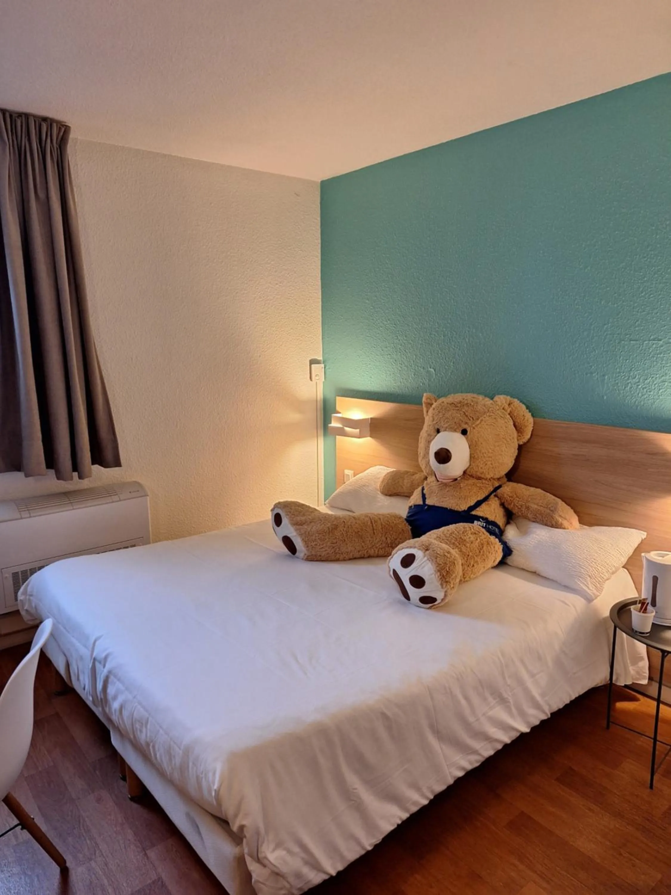 Bed in Brit Hotel Essentiel Tours Nord