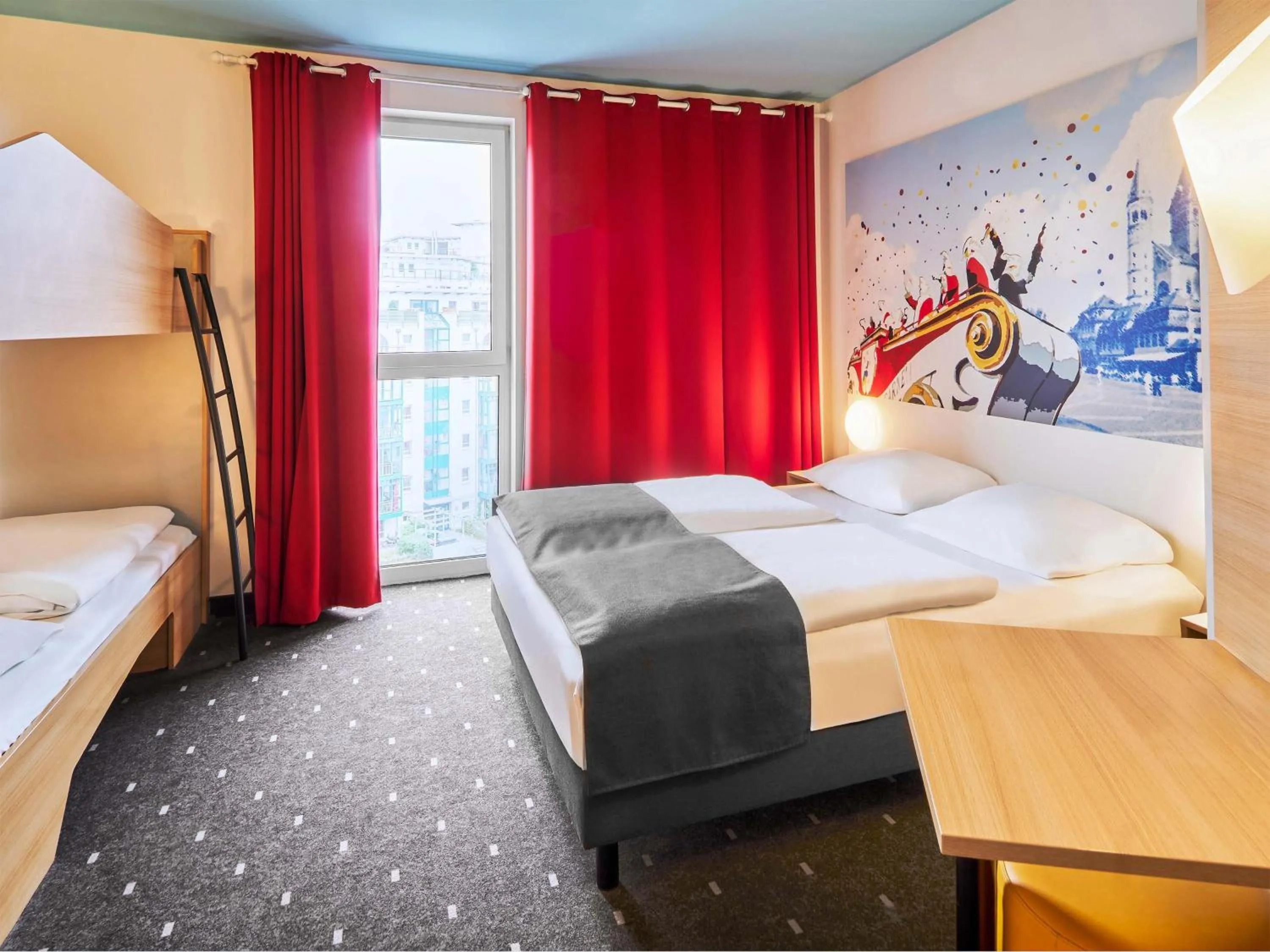 Photo of the whole room, Bed in B&B Hotel Mainz-Hbf