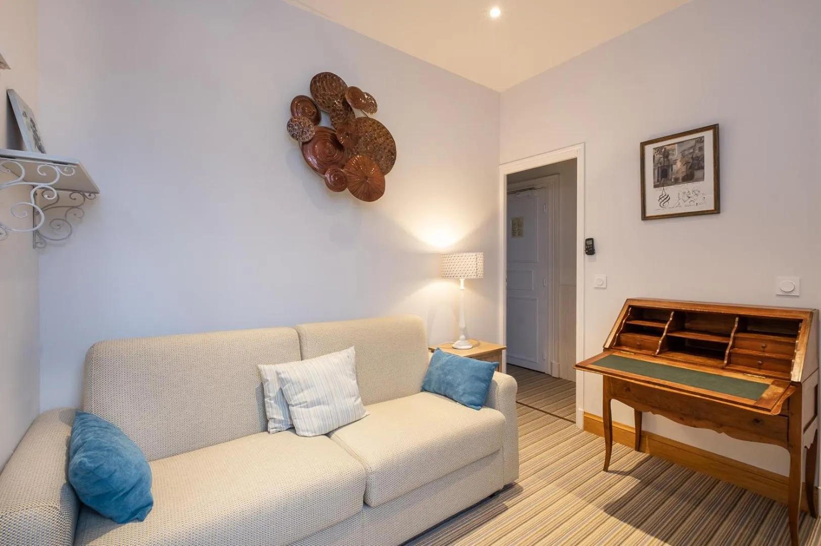 Seating area in Auberge du Bon Laboureur Chenonceaux