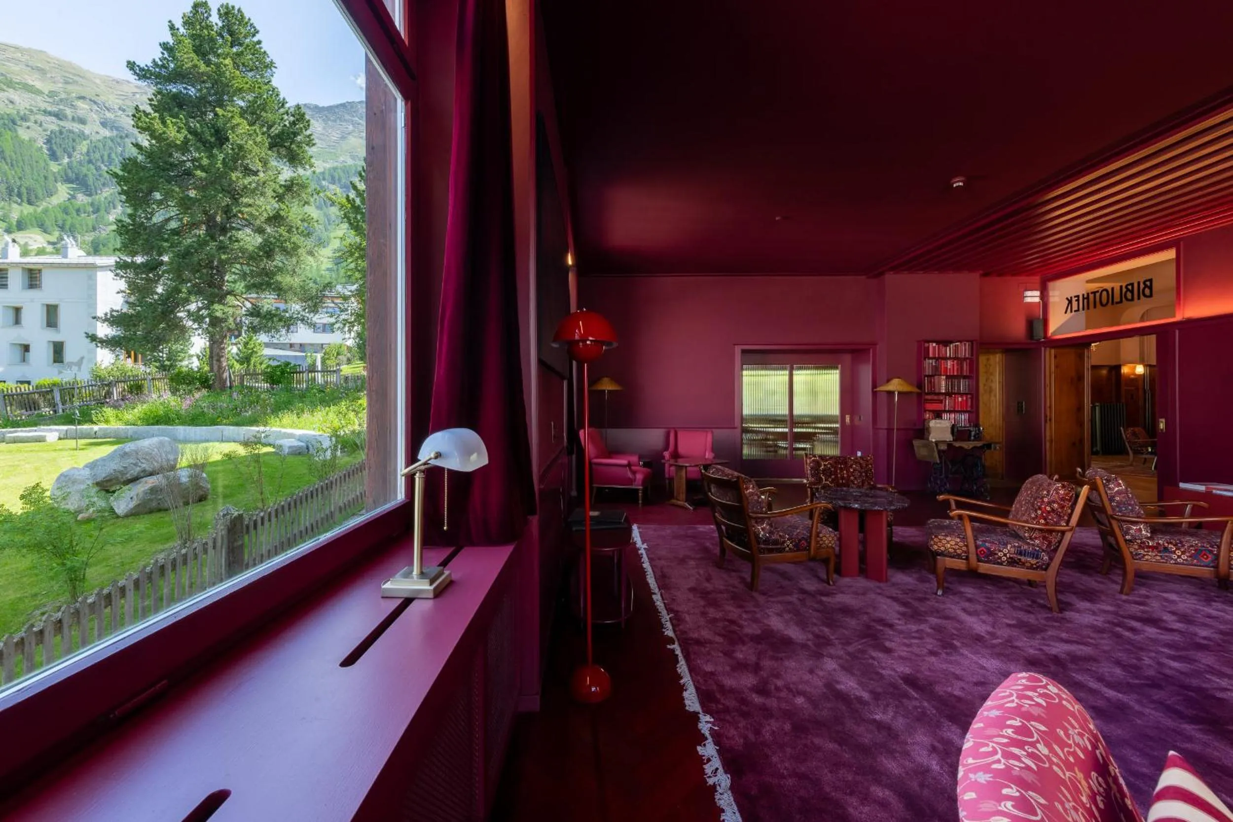 Library in Boutique Hotel Engadinerhof - A Home for Generations