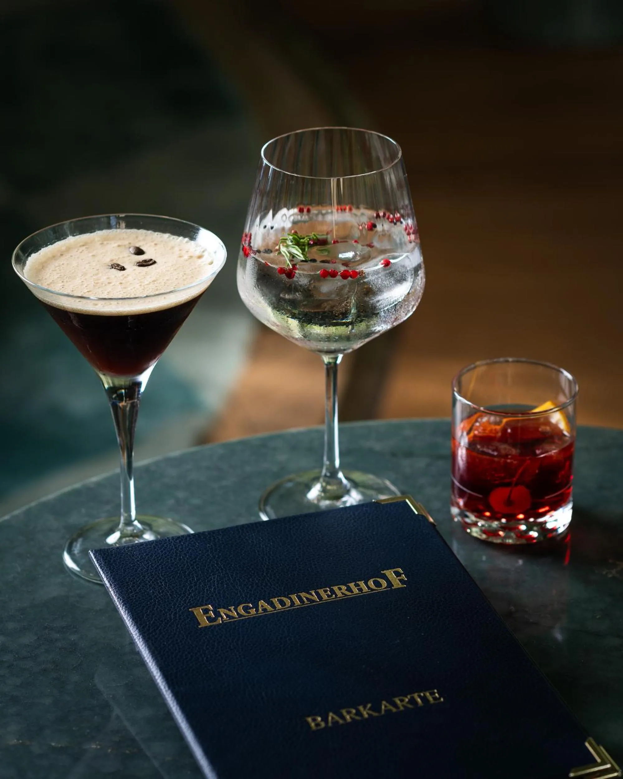 Lounge or bar in Boutique Hotel Engadinerhof - A Home for Generations