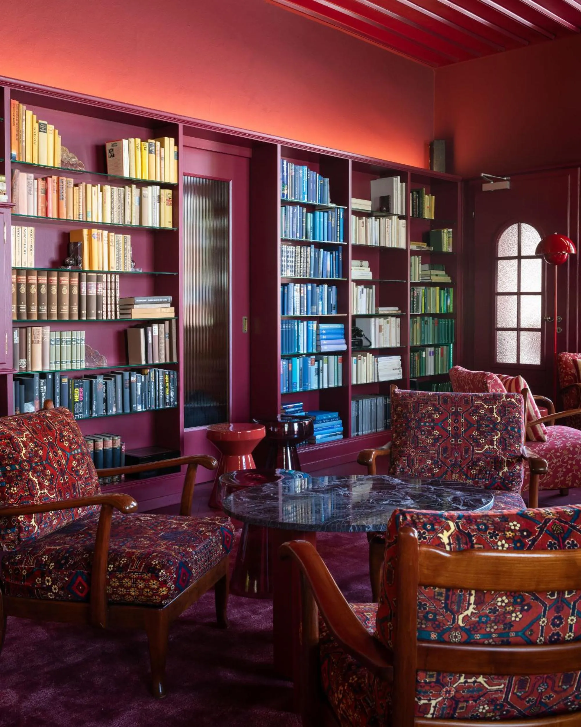 Library in Boutique Hotel Engadinerhof - A Home for Generations