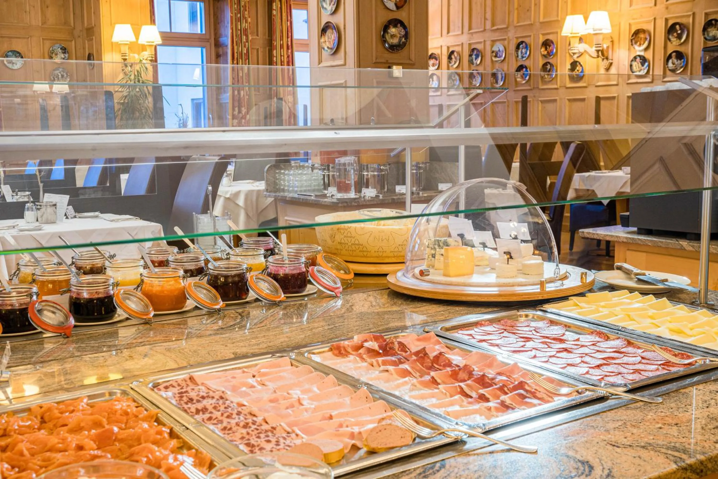 Buffet breakfast in Boutique Hotel Engadinerhof - A Home for Generations
