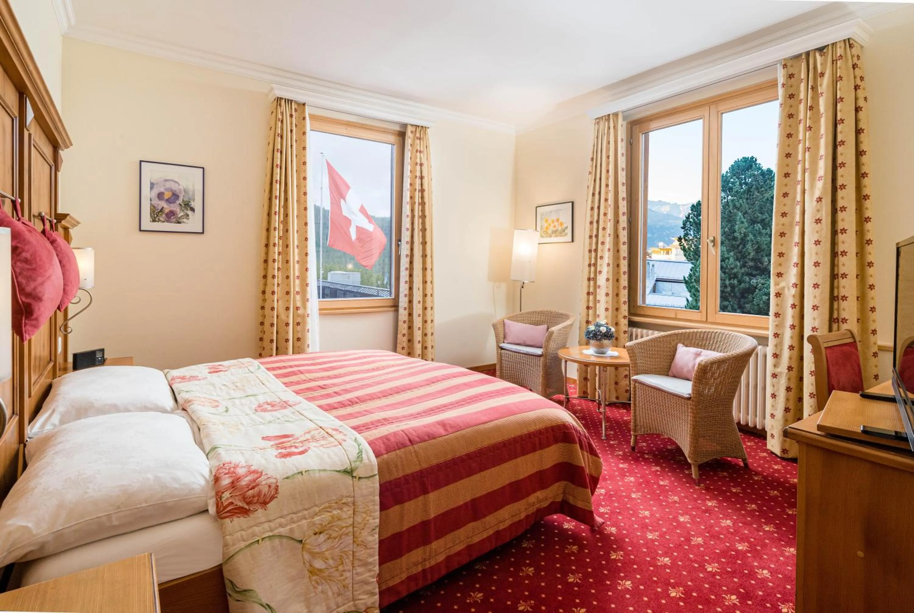 Photo of the whole room, Bed in Boutique Hotel Engadinerhof - A Home for Generations