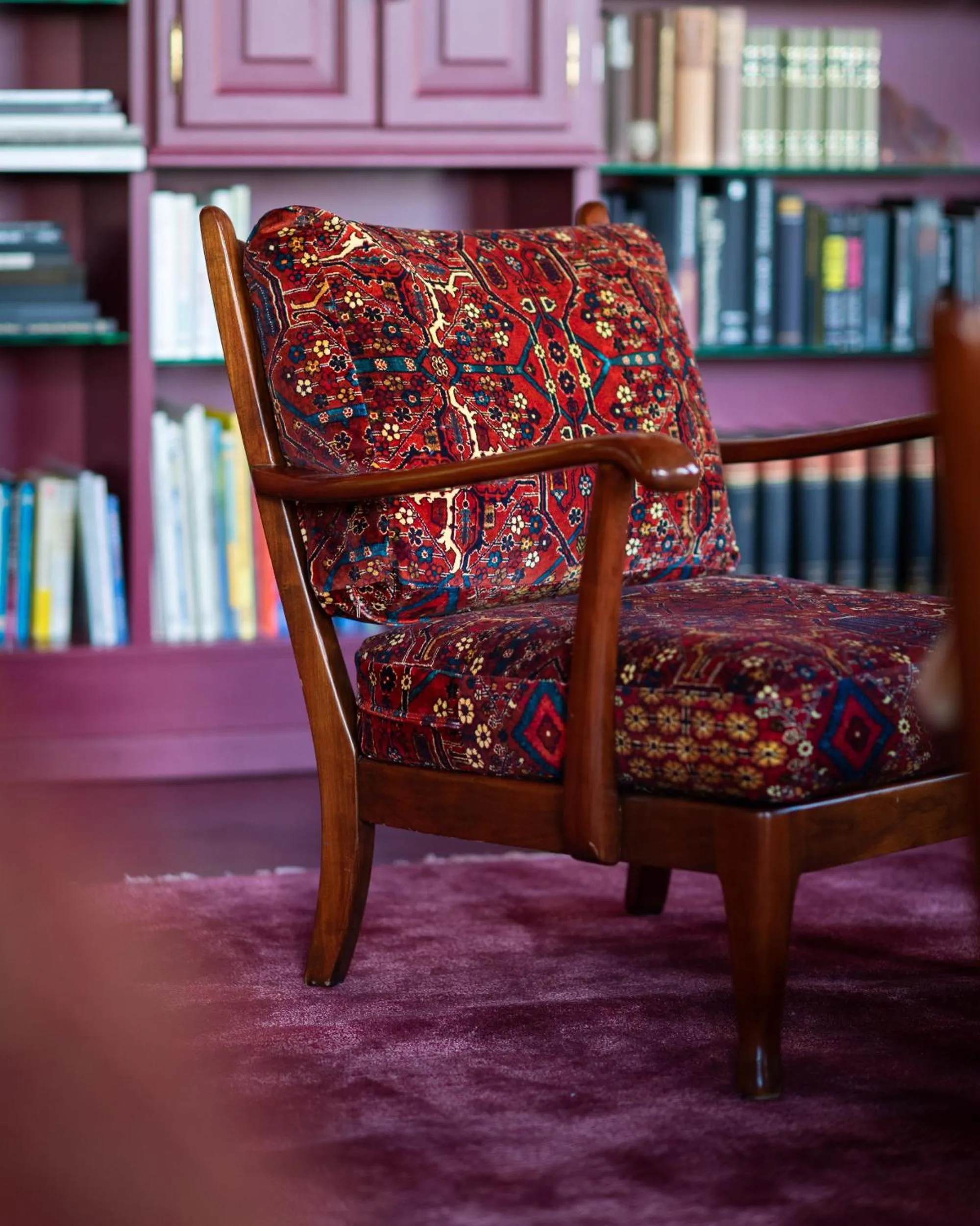 Library in Boutique Hotel Engadinerhof - A Home for Generations