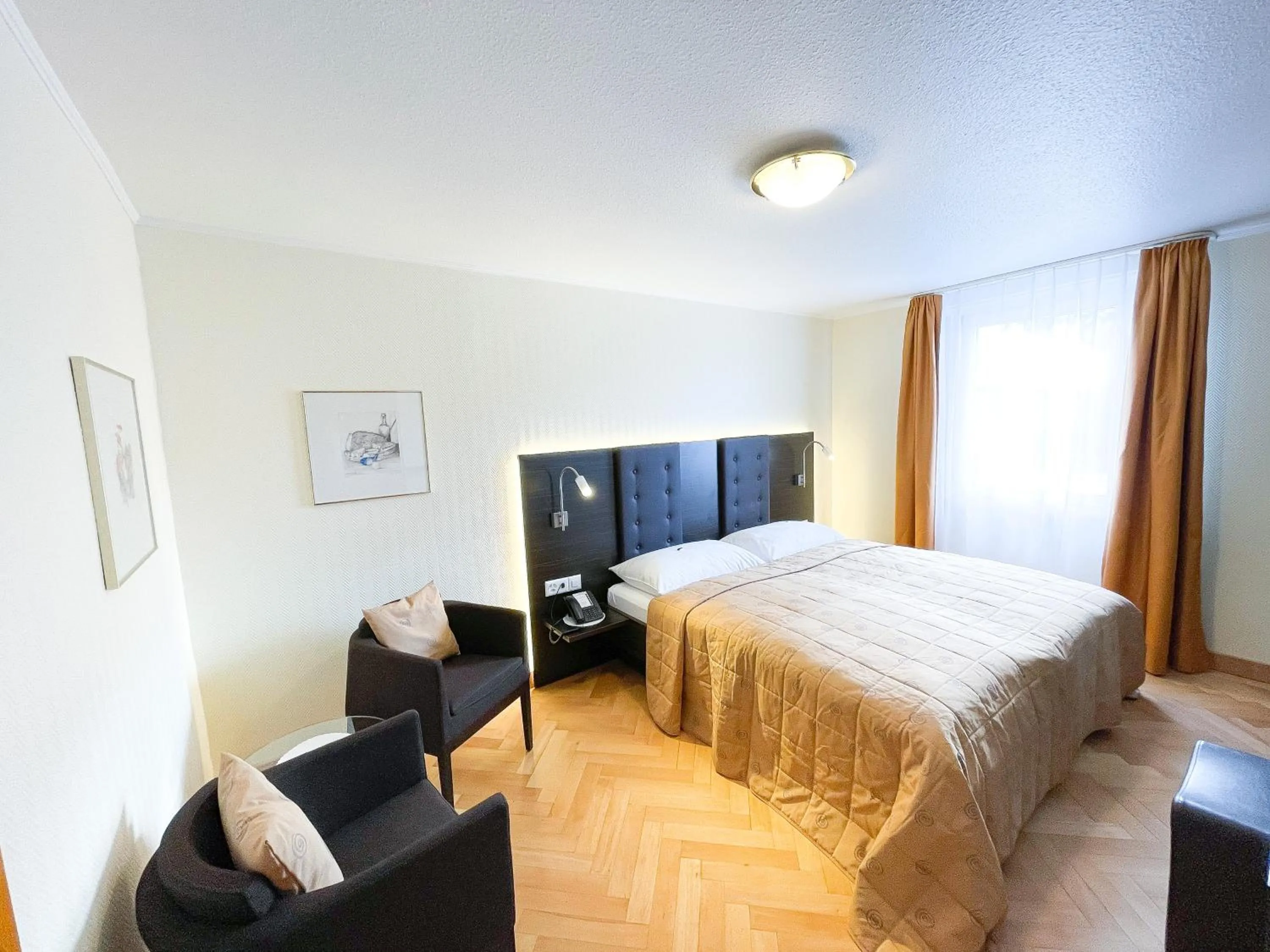 Photo of the whole room, Bed in Boutique Hotel Engadinerhof - A Home for Generations