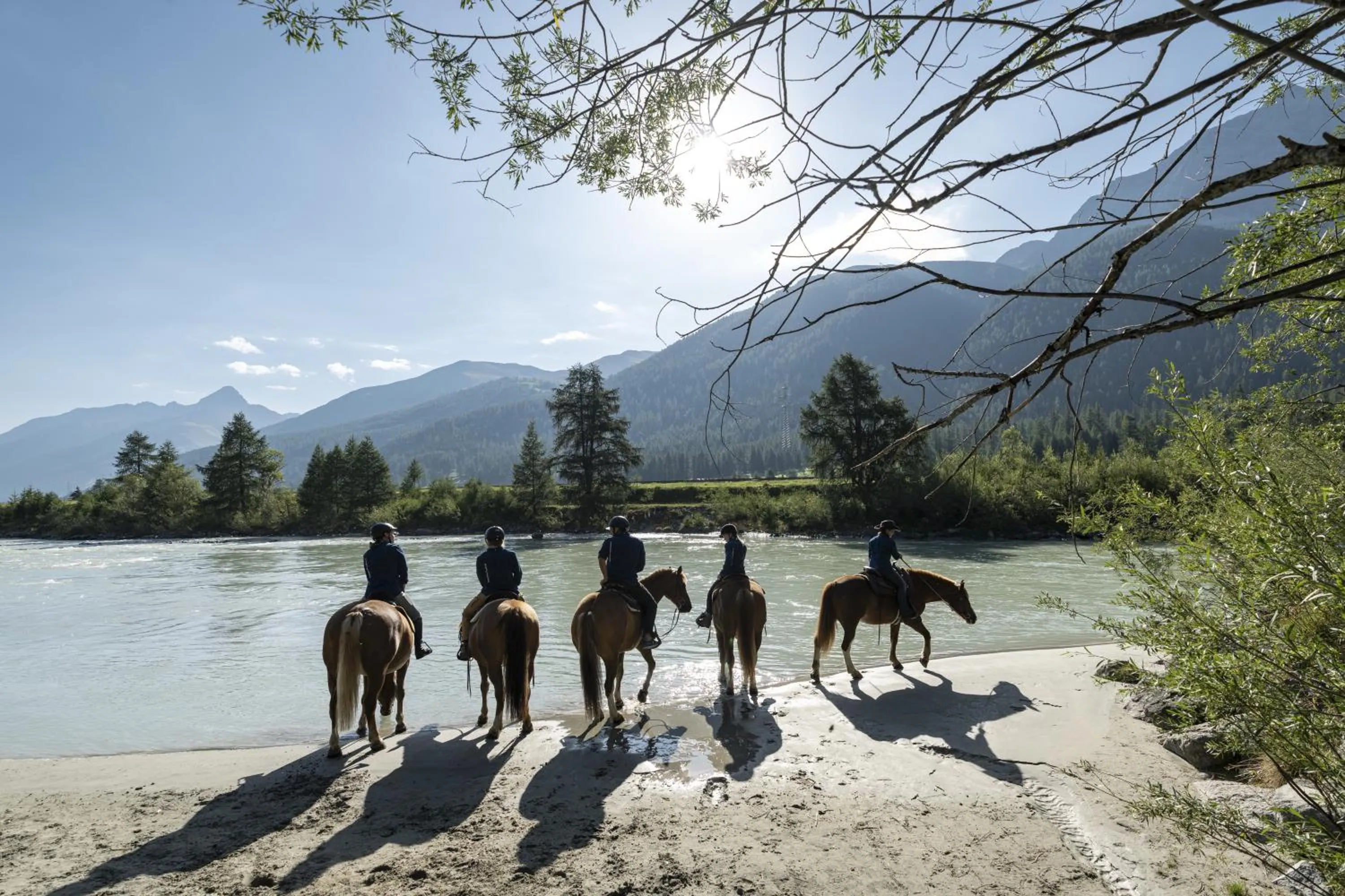 Horse-riding in Boutique Hotel Engadinerhof - A Home for Generations