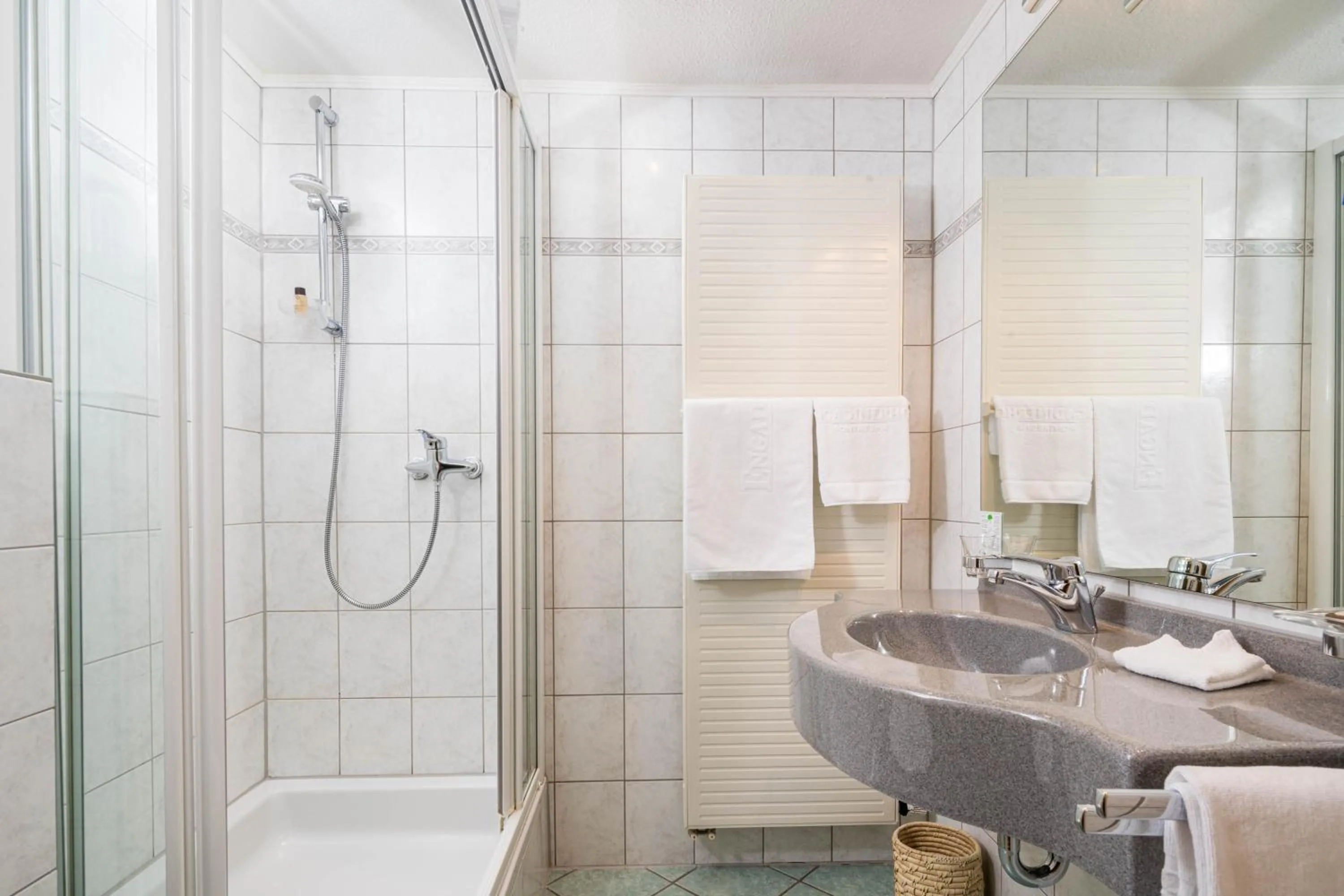 Bathroom in Boutique Hotel Engadinerhof - A Home for Generations