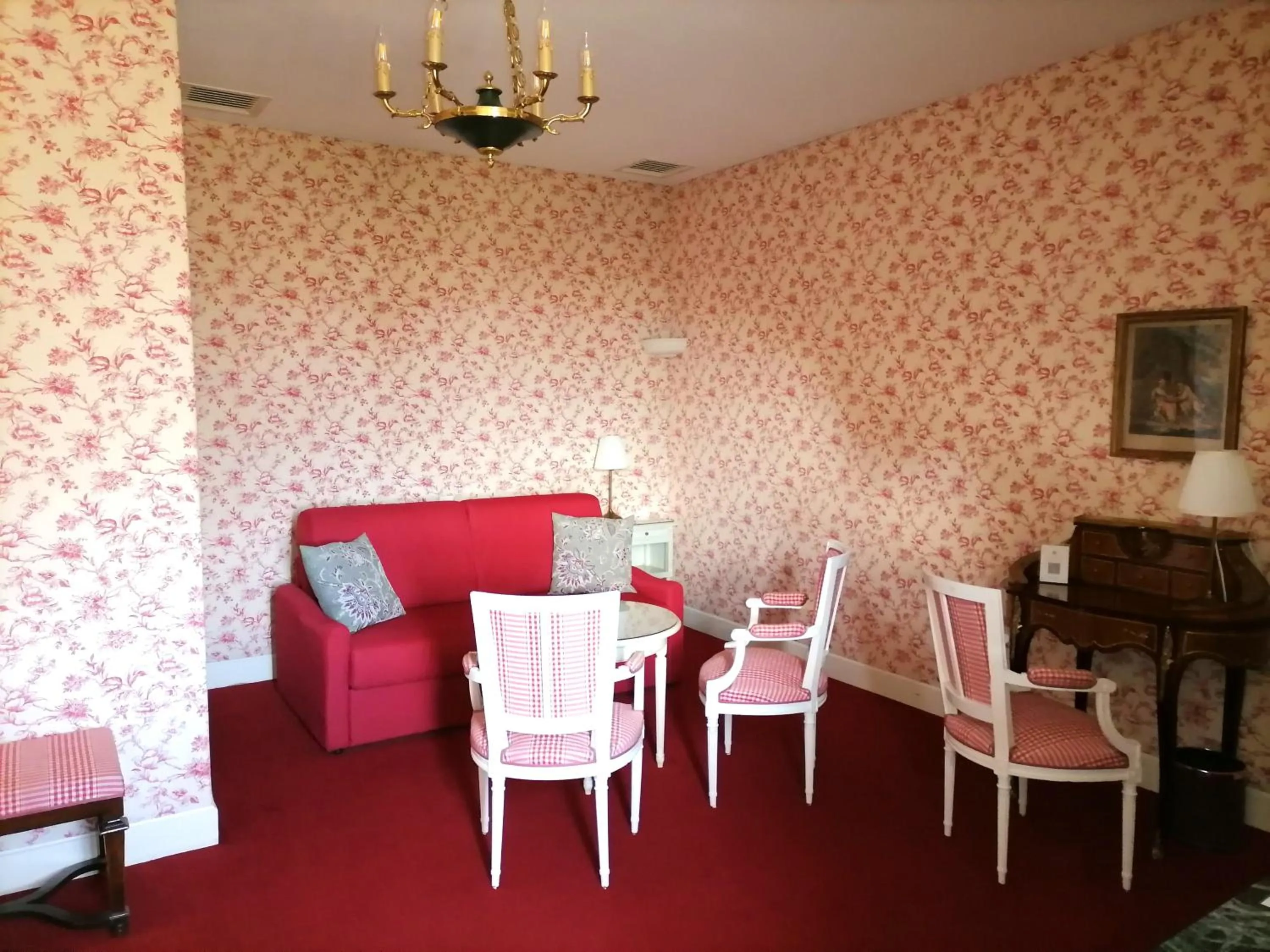Bedroom in Château De Beauvois - La Maison Younan