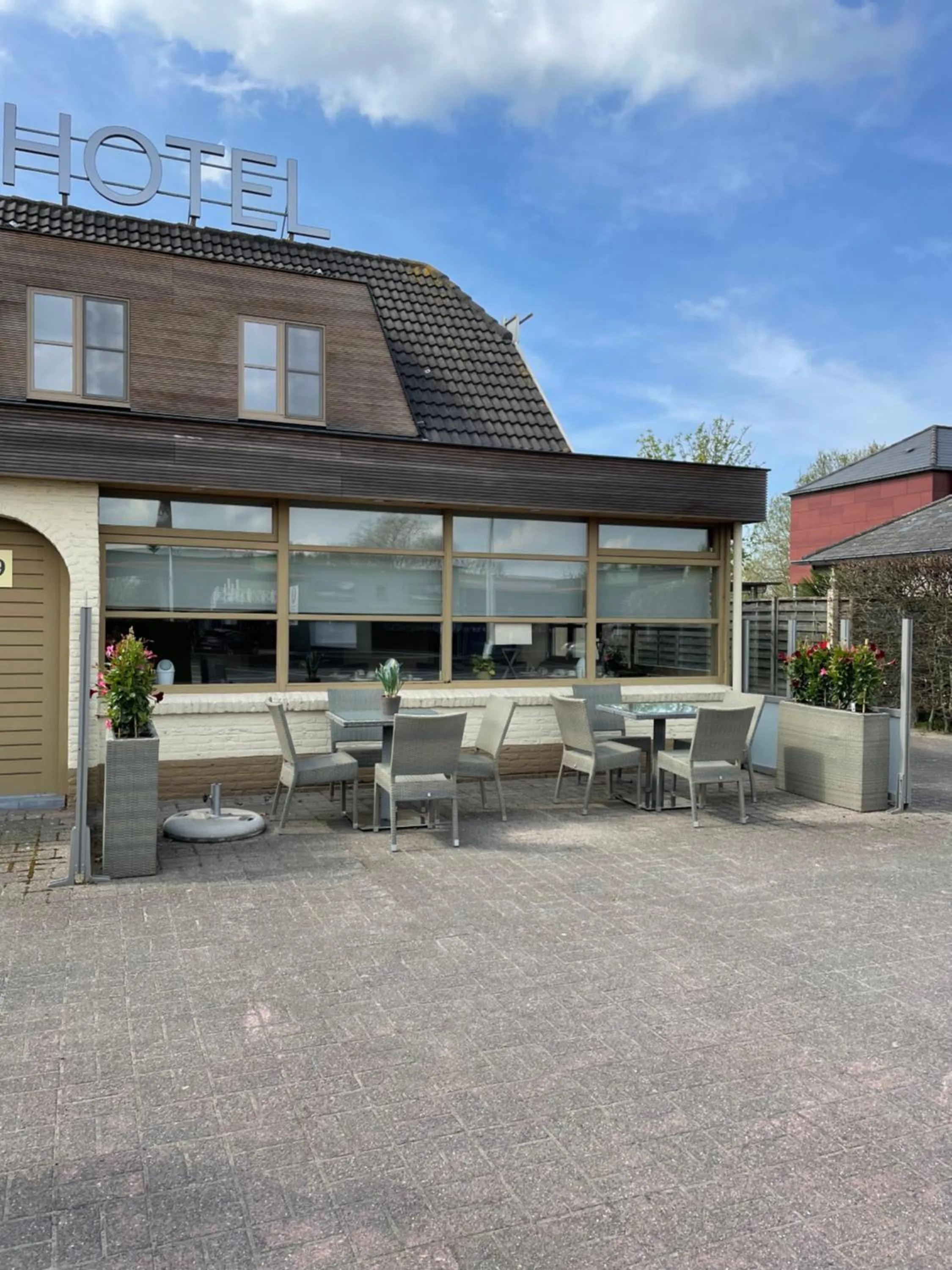 Property building in Hotel Prélude