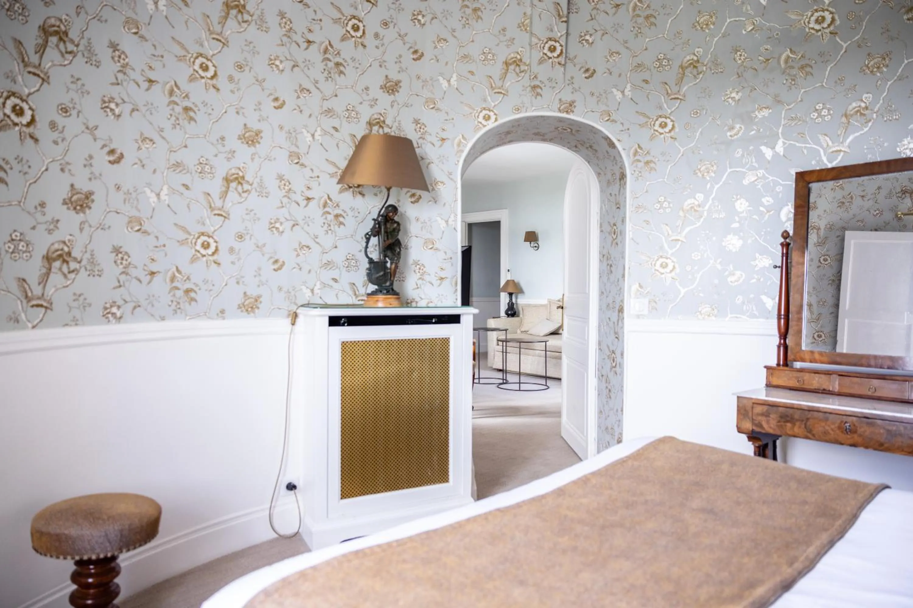 Decorative detail, Bed in Domaine de la Tortinière