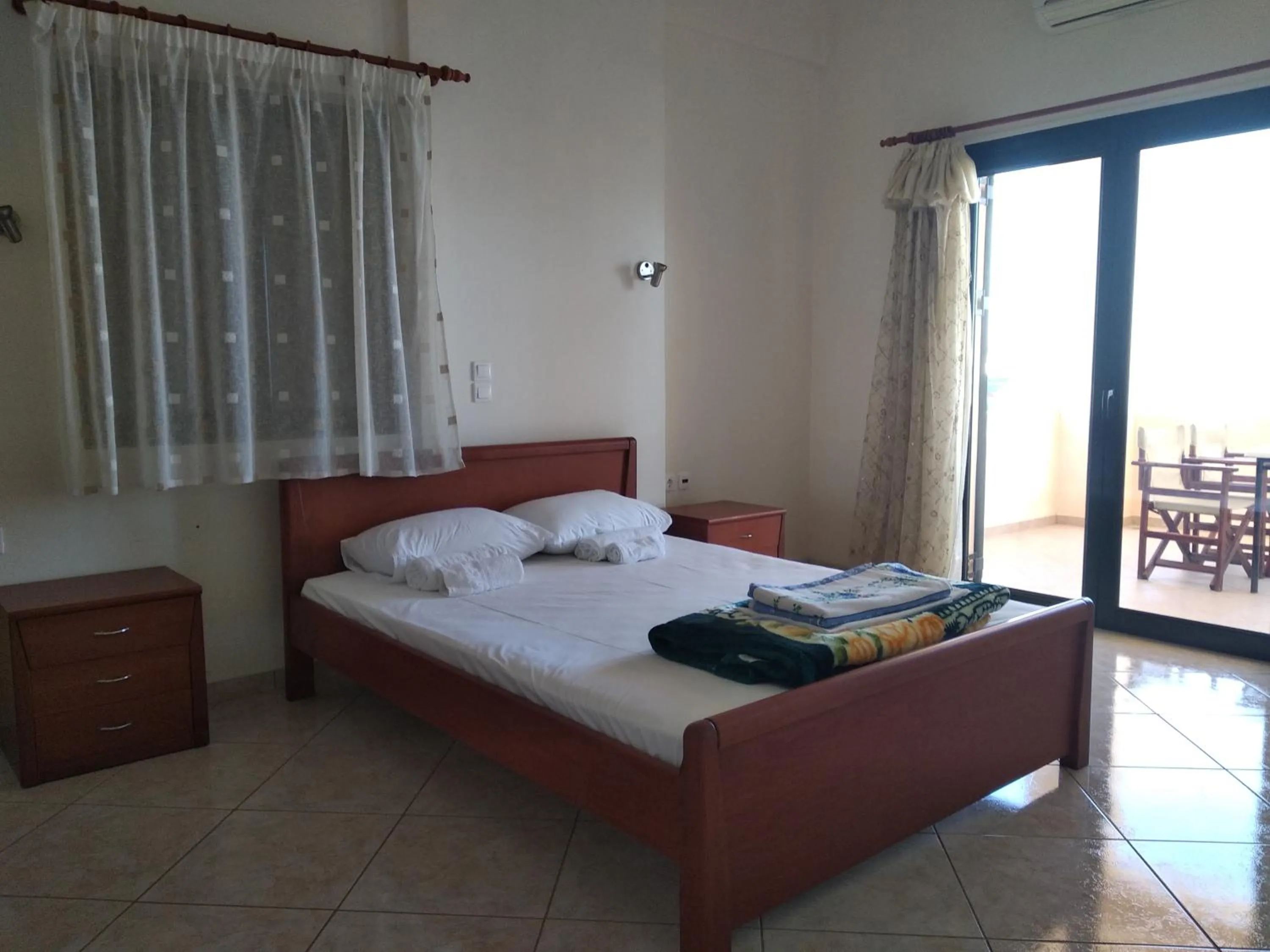 bunk bed, Bed in Thea Hotel