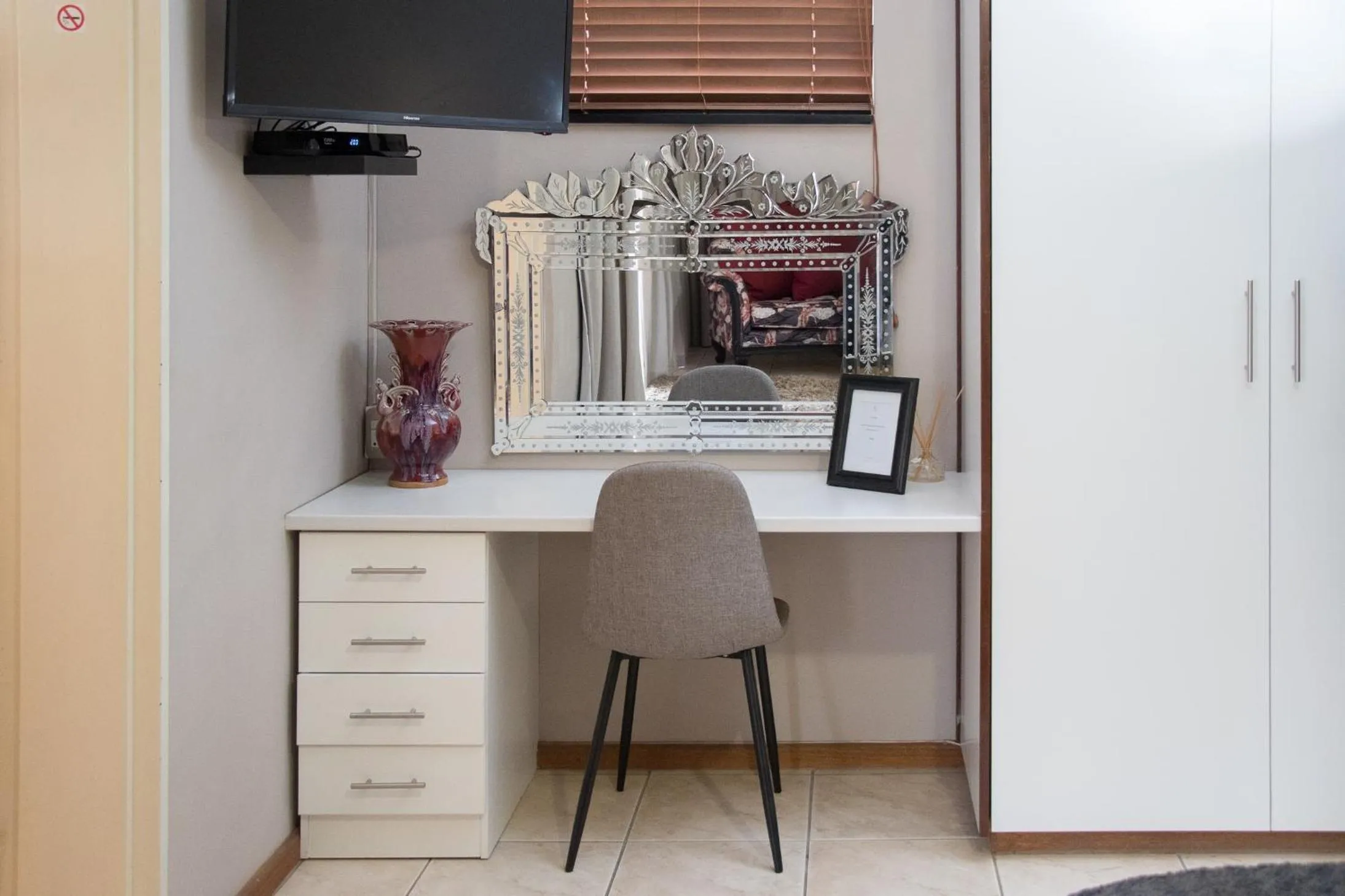 TV and multimedia in A' Queenslin Guesthouse