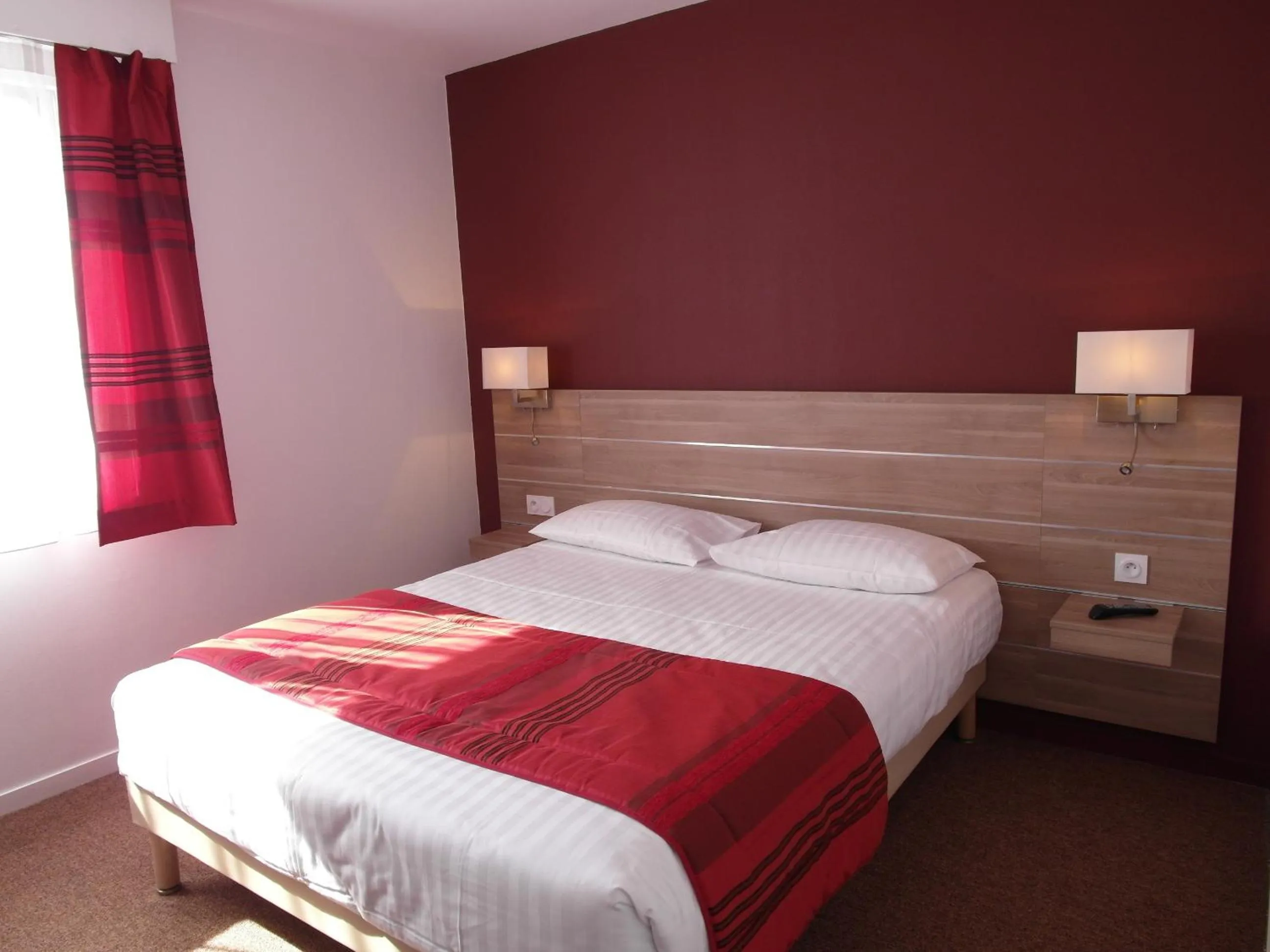 Photo of the whole room in Hôtel Chantepie