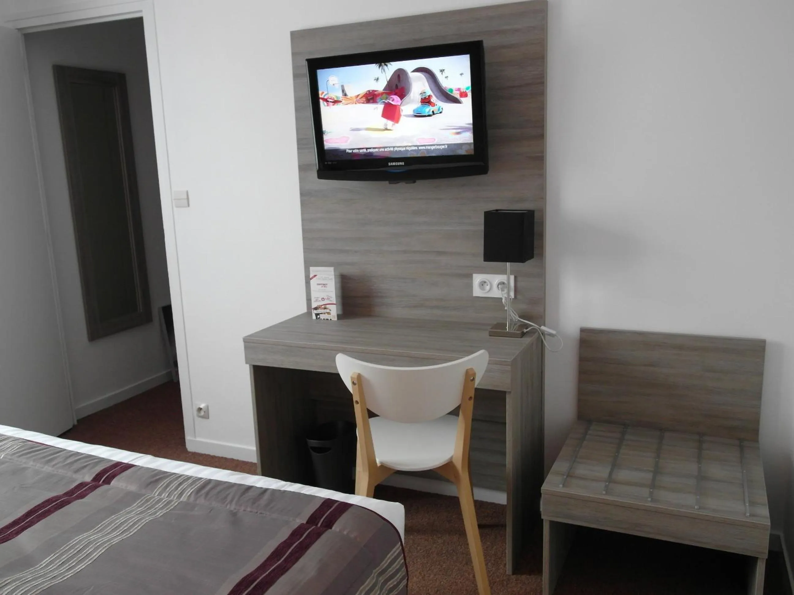 Photo of the whole room in Hôtel Chantepie